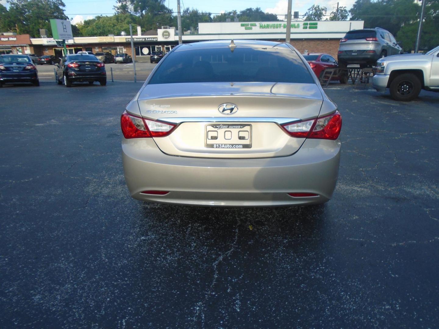 2011 Hyundai Sonata GLS Auto (5NPEB4AC7BH) with an 2.4L L4 DOHC 16V engine, 5-Speed Automatic transmission, located at 6112 N Florida Avenue, Tampa, FL, 33604, (888) 521-5131, 27.954929, -82.459534 - Photo#3