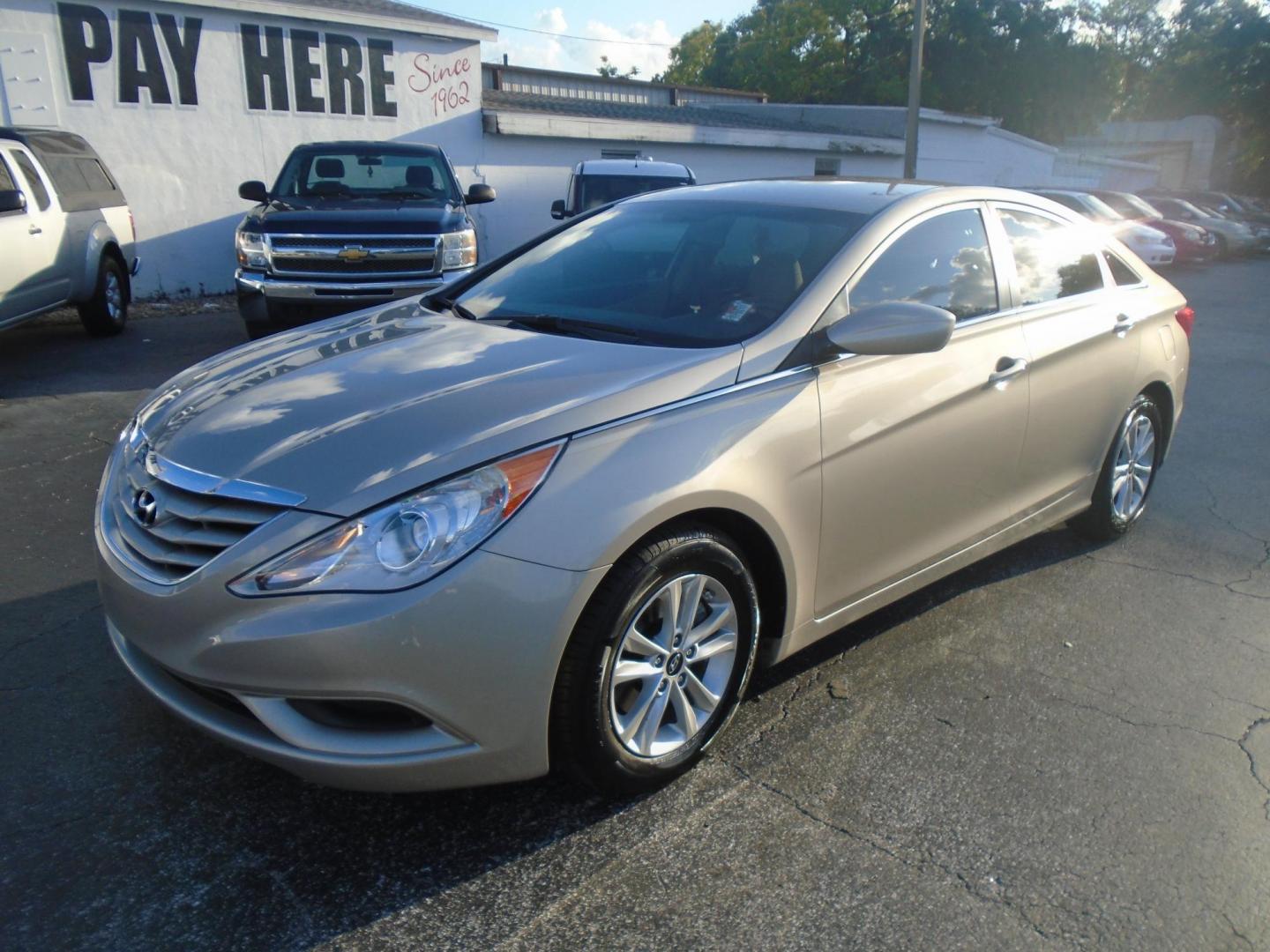 2011 Hyundai Sonata GLS Auto (5NPEB4AC7BH) with an 2.4L L4 DOHC 16V engine, 5-Speed Automatic transmission, located at 6112 N Florida Avenue, Tampa, FL, 33604, (888) 521-5131, 27.954929, -82.459534 - Photo#5