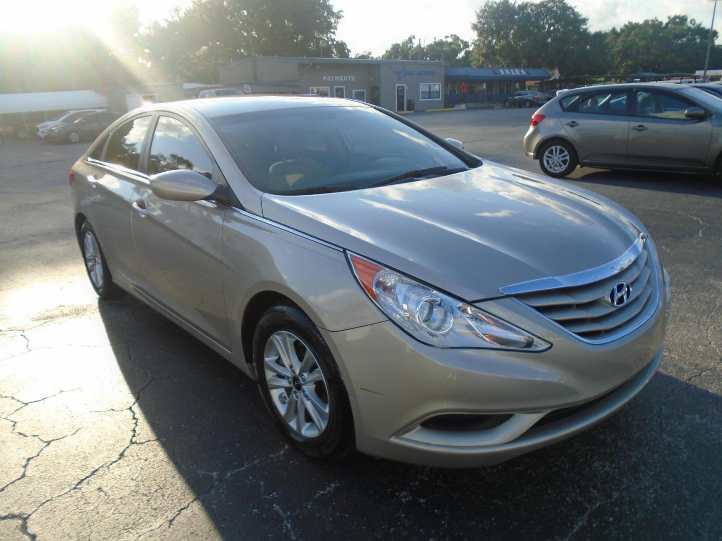 2011 Hyundai Sonata GLS Auto (5NPEB4AC7BH) with an 2.4L L4 DOHC 16V engine, 5-Speed Automatic transmission, located at 6112 N Florida Avenue, Tampa, FL, 33604, (888) 521-5131, 27.954929, -82.459534 - Photo#8