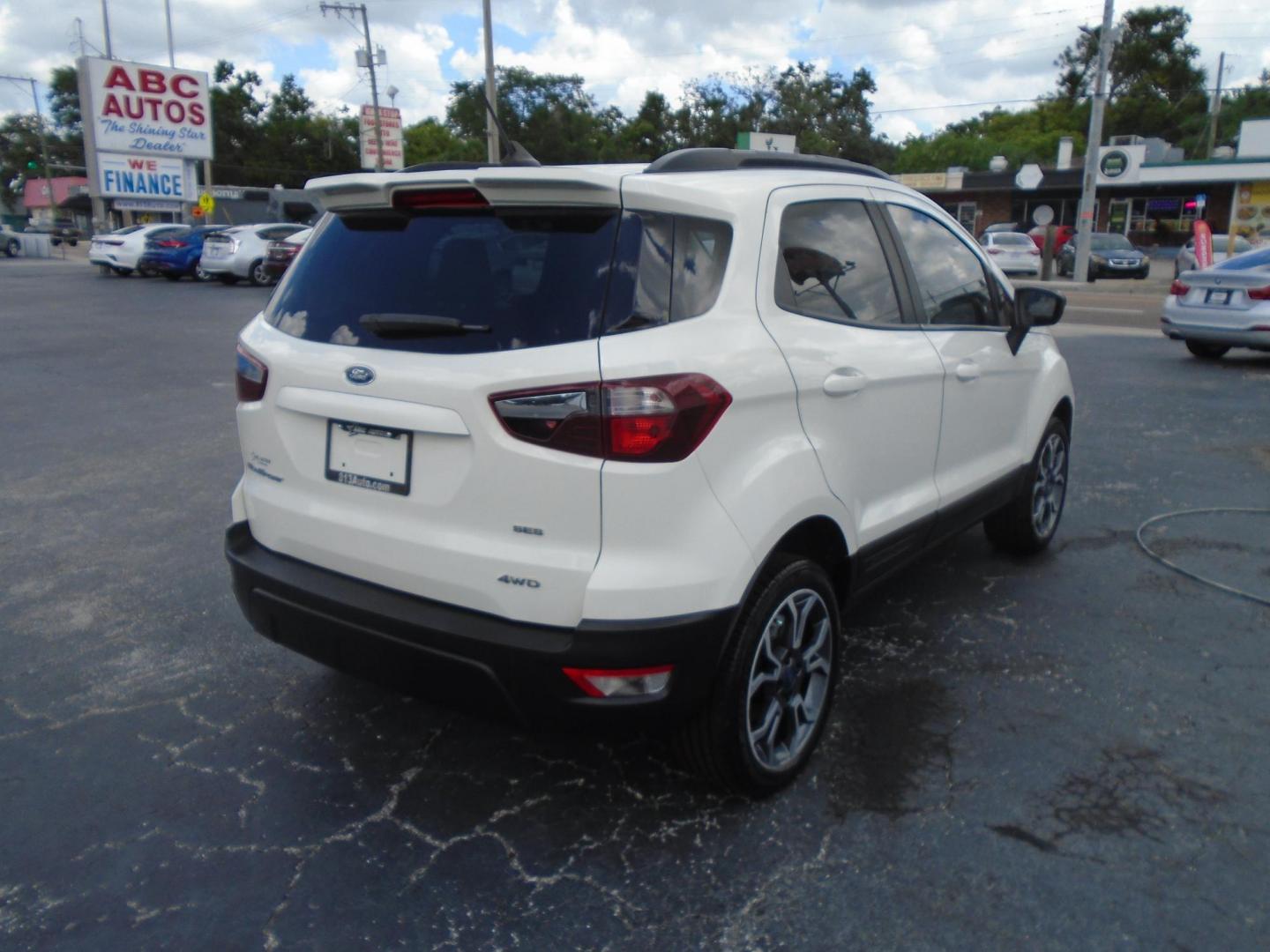 2020 WHITE /BLACK Ford EcoSport SES AWD (MAJ6S3JL2LC) with an 2.0L L4 DOHC 16V engine, 6A transmission, located at 6112 N Florida Avenue, Tampa, FL, 33604, (888) 521-5131, 27.954929, -82.459534 - 499 DOWN PLUS TAX & TAG - Photo#5
