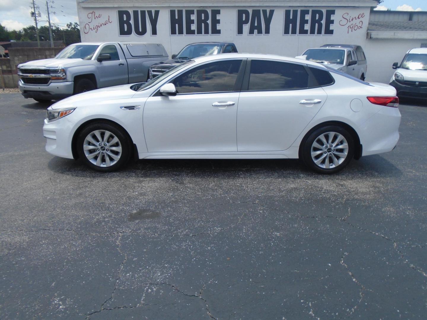 2018 Kia Optima LX (5XXGT4L30JG) with an 2.4L L4 DOHC 16V engine, 6A transmission, located at 6112 N Florida Avenue, Tampa, FL, 33604, (888) 521-5131, 27.954929, -82.459534 - Photo#0