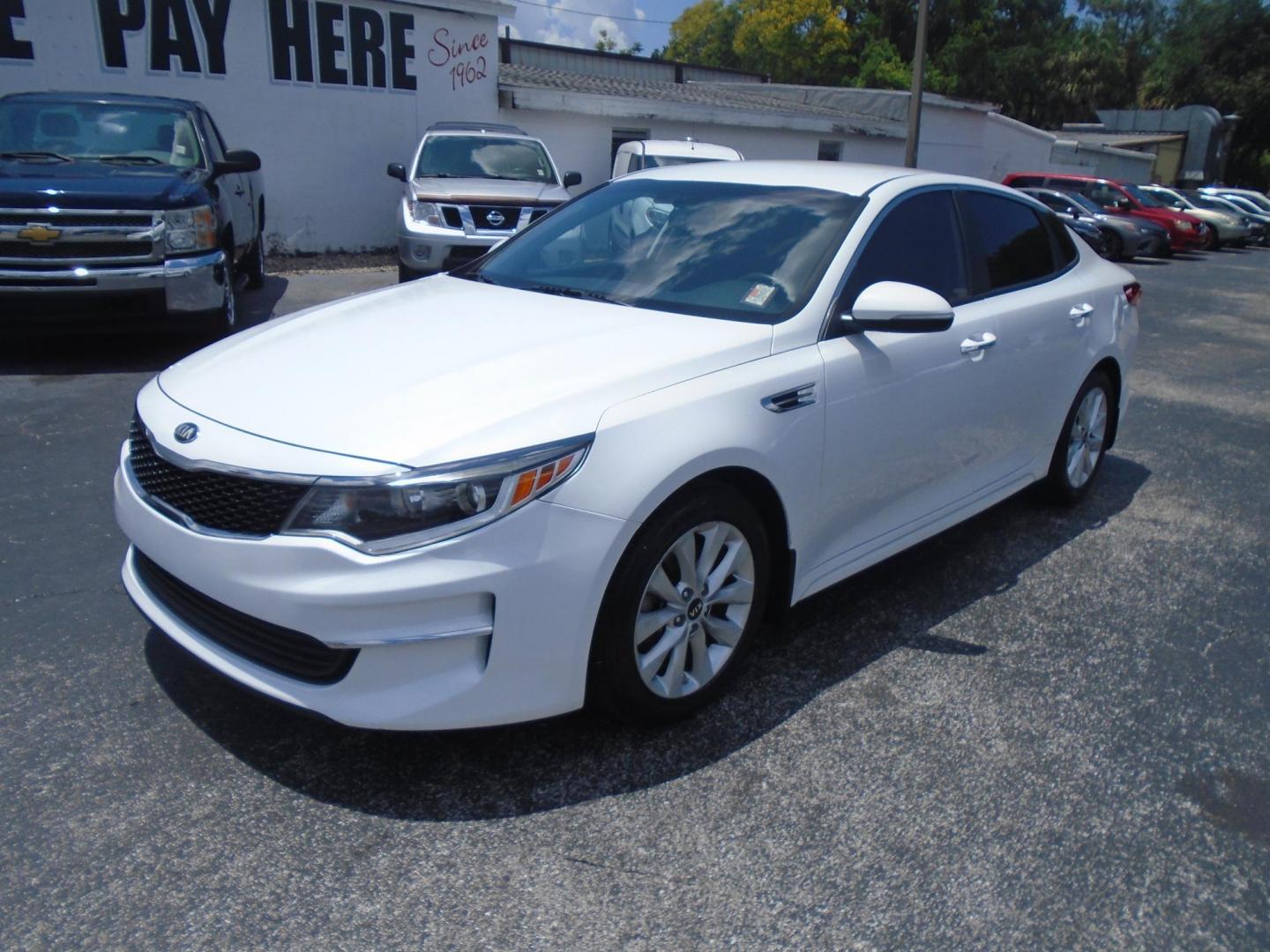 2018 Kia Optima LX (5XXGT4L30JG) with an 2.4L L4 DOHC 16V engine, 6A transmission, located at 6112 N Florida Avenue, Tampa, FL, 33604, (888) 521-5131, 27.954929, -82.459534 - Photo#5