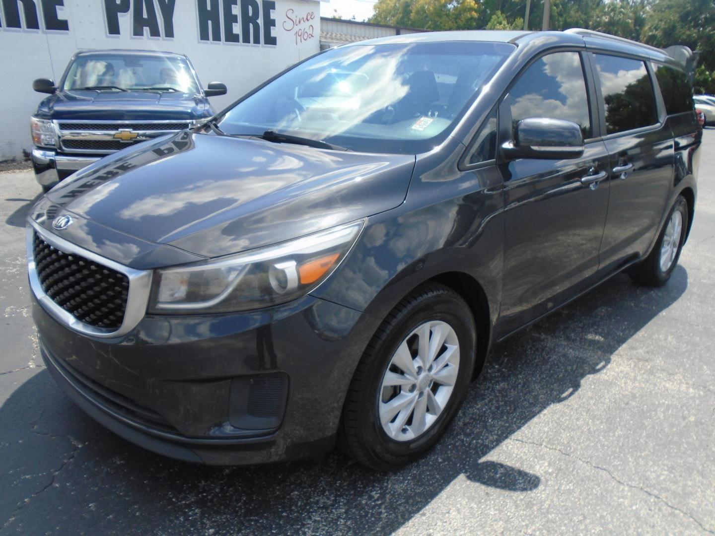 2016 Kia Sedona LX (KNDMB5C14G6) with an 3.3L V6 DOHC 24V engine, 6-Speed Automatic transmission, located at 6112 N Florida Avenue, Tampa, FL, 33604, (888) 521-5131, 27.954929, -82.459534 - Photo#3