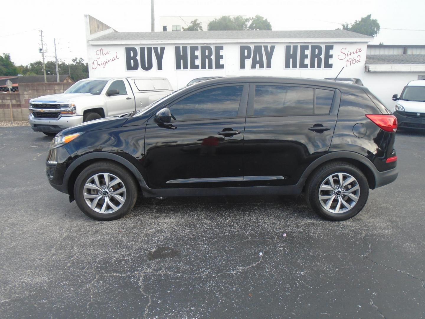 2017 Kia Sportage LX FWD (KNDPM3ACXH7) with an 2.4L V6 DOHC 24V engine, 6A transmission, located at 6112 N Florida Avenue, Tampa, FL, 33604, (888) 521-5131, 27.954929, -82.459534 - Photo#0