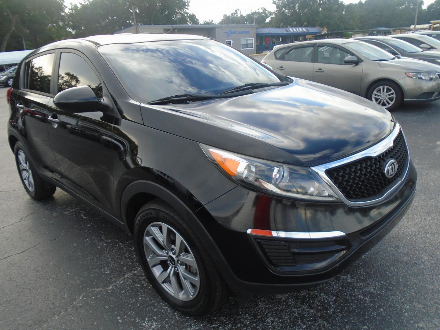 2017 Kia Sportage LX FWD (KNDPM3ACXH7) with an 2.4L V6 DOHC 24V engine, 6A transmission, located at 6112 N Florida Avenue, Tampa, FL, 33604, (888) 521-5131, 27.954929, -82.459534 - Photo#3