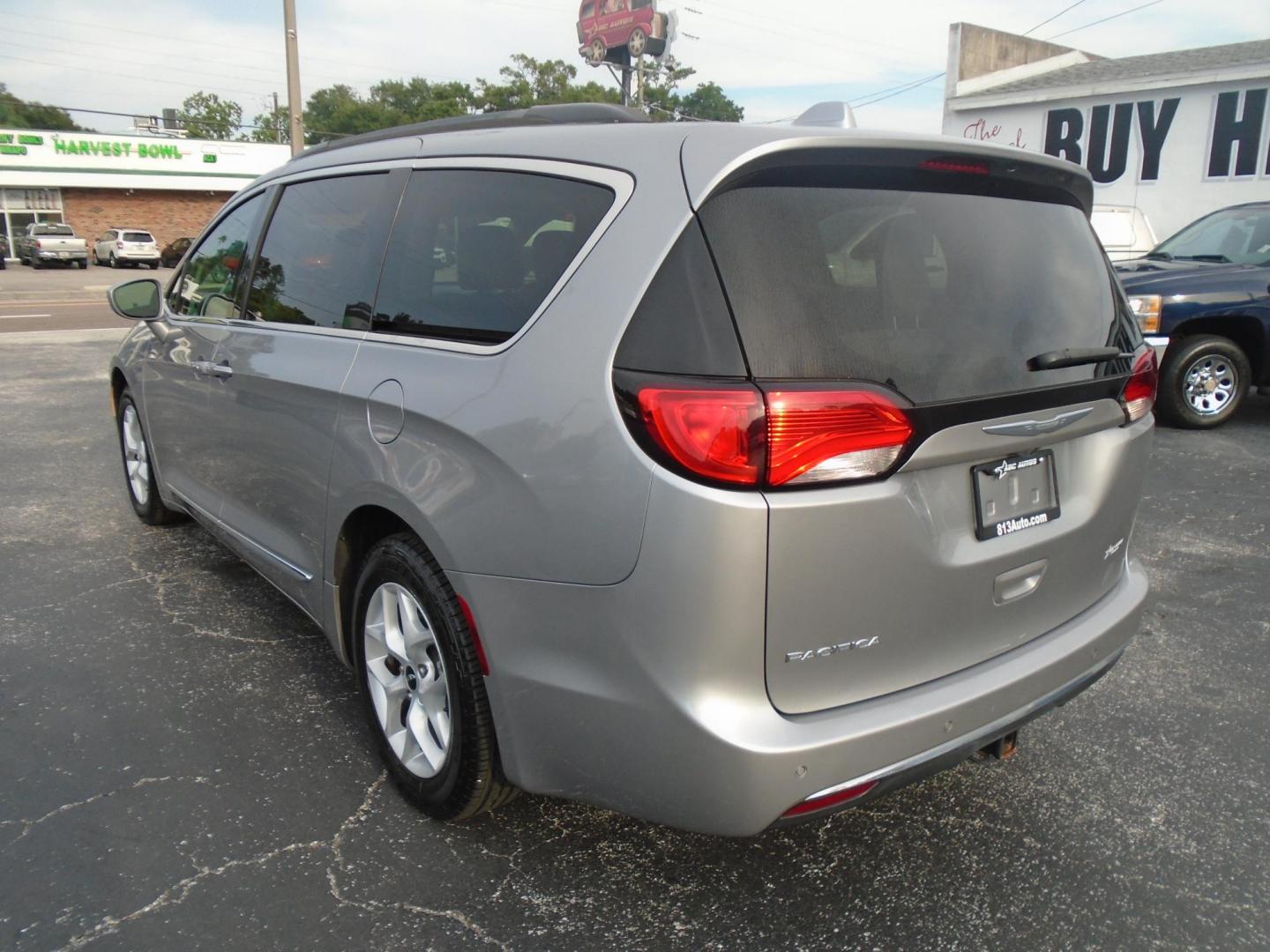 2017 Chrysler Pacifica Touring-L (2C4RC1CG6HR) with an 3.6L V6 DOHC 24V engine, 6A transmission, located at 6112 N Florida Avenue, Tampa, FL, 33604, (888) 521-5131, 27.954929, -82.459534 - Photo#11