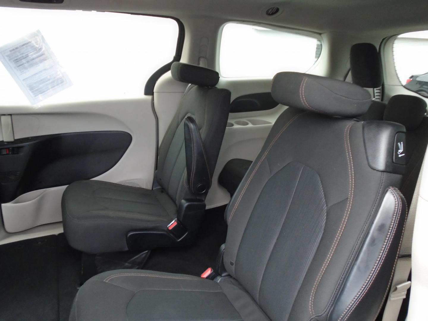 2017 GRAY /Grey Chrysler Pacifica Touring-L (2C4RC1CG6HR) with an 3.6L V6 DOHC 24V engine, 6A transmission, located at 6112 N Florida Avenue, Tampa, FL, 33604, (888) 521-5131, 27.954929, -82.459534 - 499$ Down plus tax & tag. - Photo#13