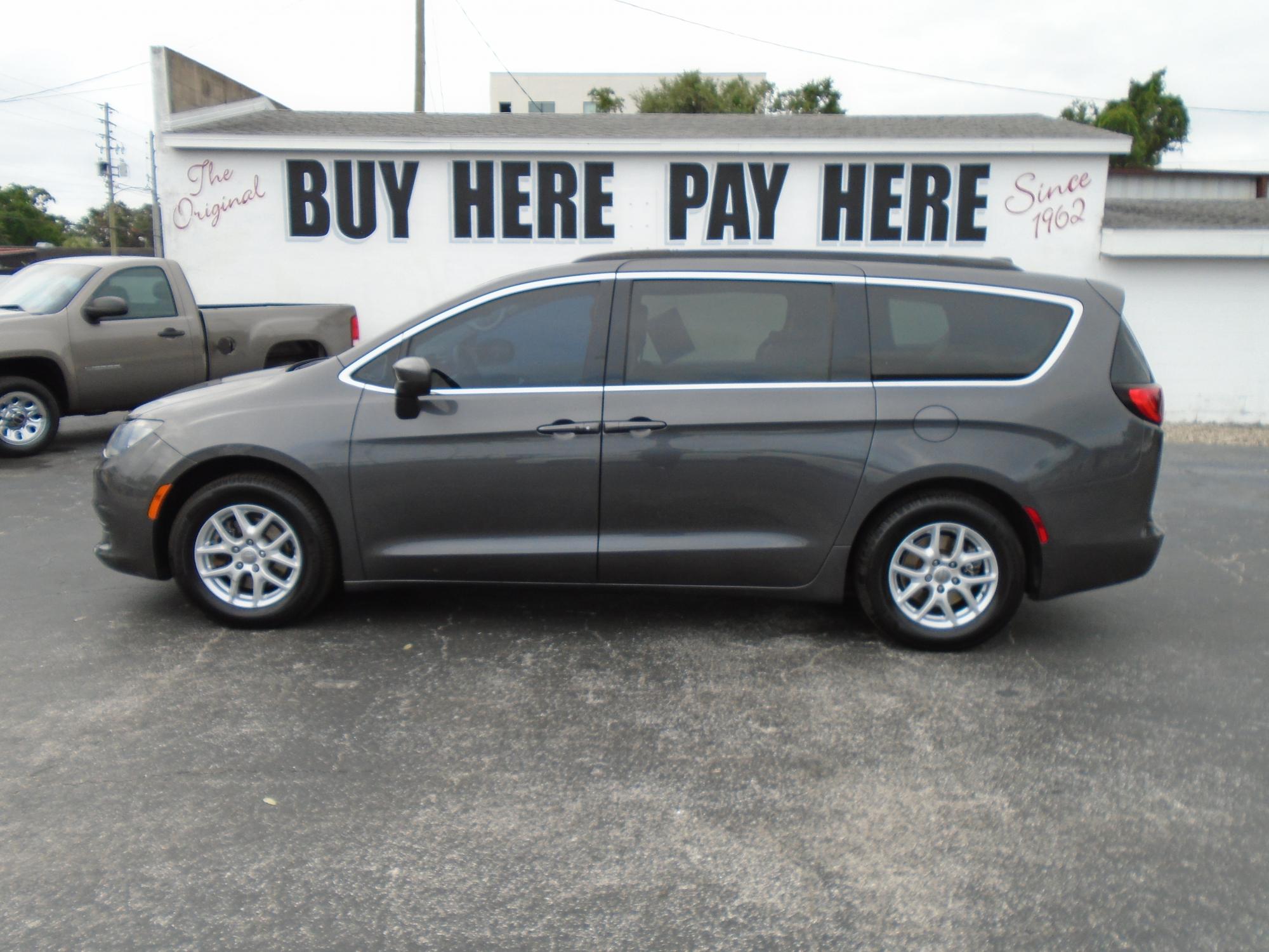 photo of 2017 Chrysler Pacifica Touring-L