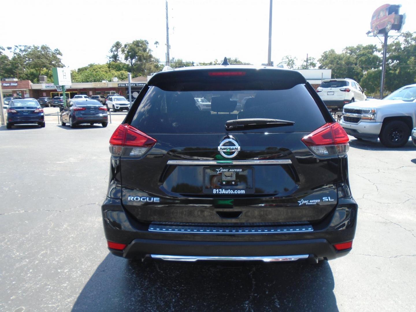 2017 Nissan Rogue SV 2WD (JN8AT2MT8HW) with an 2.5L L4 DOHC 16V engine, CVT transmission, located at 6112 N Florida Avenue, Tampa, FL, 33604, (888) 521-5131, 27.954929, -82.459534 - Photo#4