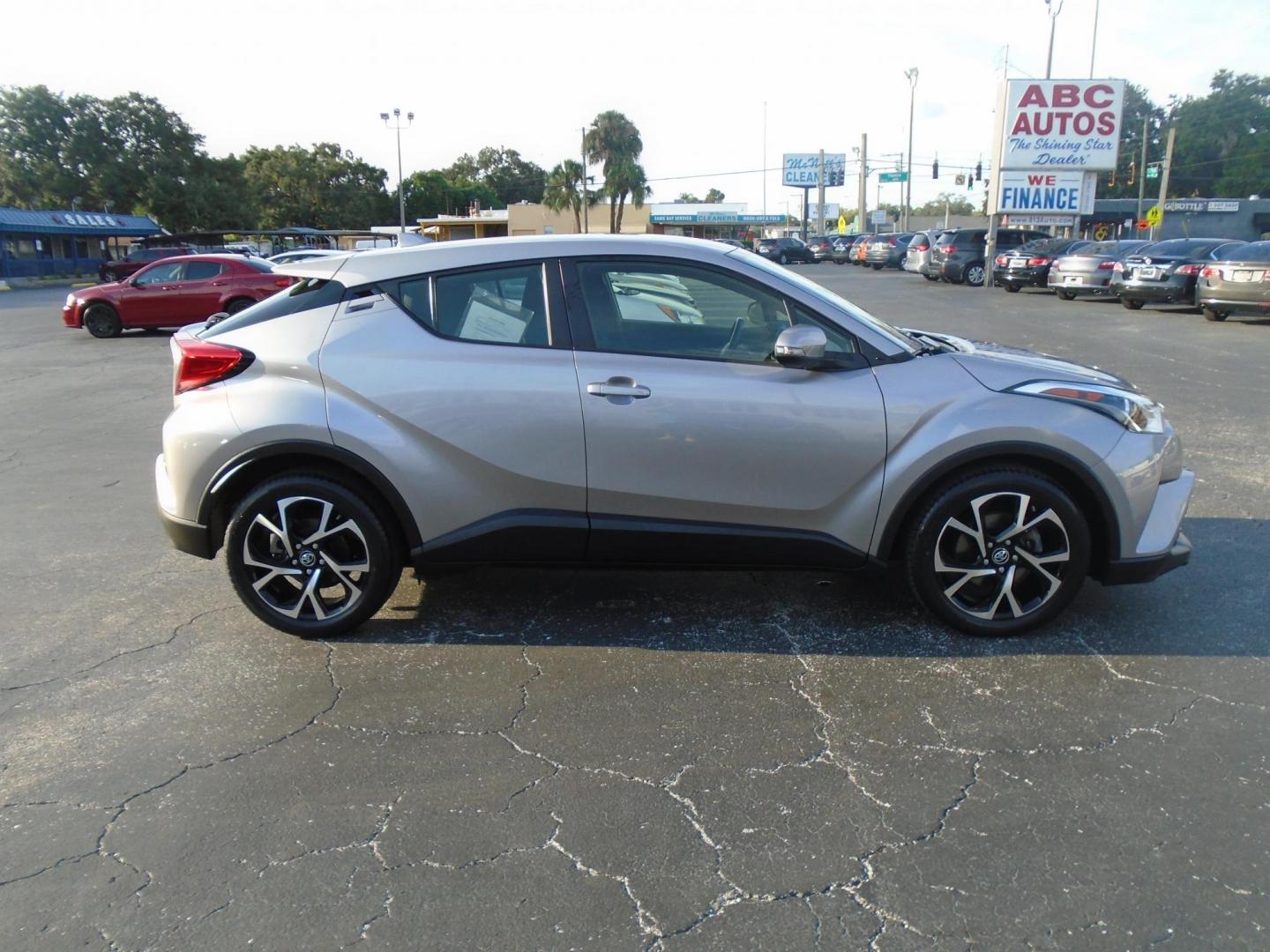 2018 Toyota C-HR XLE (JTNKHMBX8J1) with an 2.0L L4 DOHC 16V engine, CVT transmission, located at 6112 N Florida Avenue, Tampa, FL, 33604, (888) 521-5131, 27.954929, -82.459534 - Photo#1