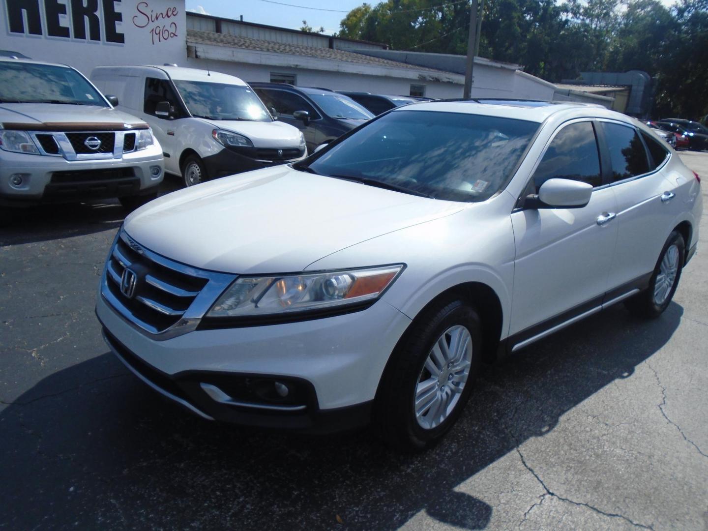 2015 Honda Crosstour EX 2WD (5J6TF3H32FL) with an 2.4L L4 DOHC 16V engine, 5A transmission, located at 6112 N Florida Avenue, Tampa, FL, 33604, (888) 521-5131, 27.954929, -82.459534 - Photo#5