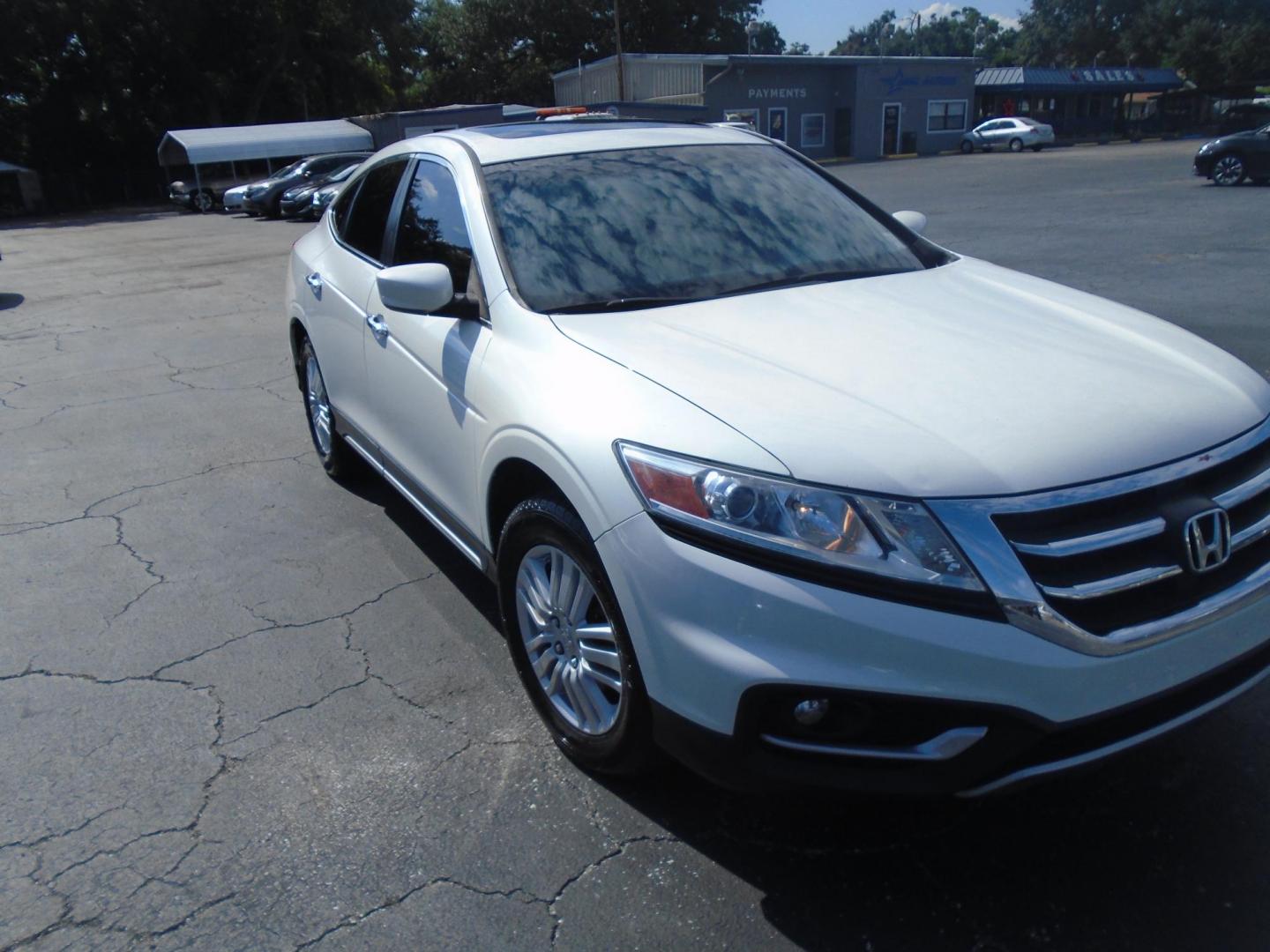 2015 Honda Crosstour EX 2WD (5J6TF3H32FL) with an 2.4L L4 DOHC 16V engine, 5A transmission, located at 6112 N Florida Avenue, Tampa, FL, 33604, (888) 521-5131, 27.954929, -82.459534 - Photo#6