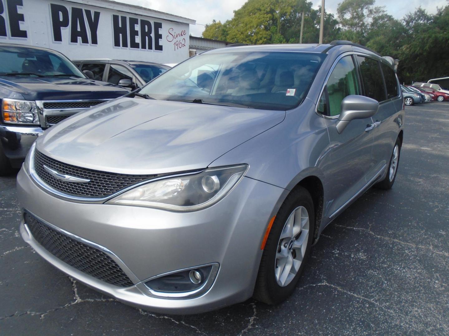 2017 Chrysler Pacifica Touring (2C4RC1BG3HR) with an 3.6L V6 DOHC 24V engine, 6A transmission, located at 6112 N Florida Avenue, Tampa, FL, 33604, (888) 521-5131, 27.954929, -82.459534 - Photo#2