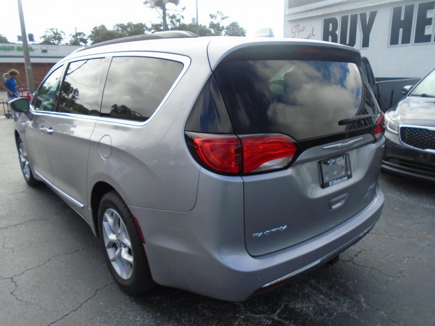 2017 Chrysler Pacifica Touring (2C4RC1BG3HR) with an 3.6L V6 DOHC 24V engine, 6A transmission, located at 6112 N Florida Avenue, Tampa, FL, 33604, (888) 521-5131, 27.954929, -82.459534 - Photo#5