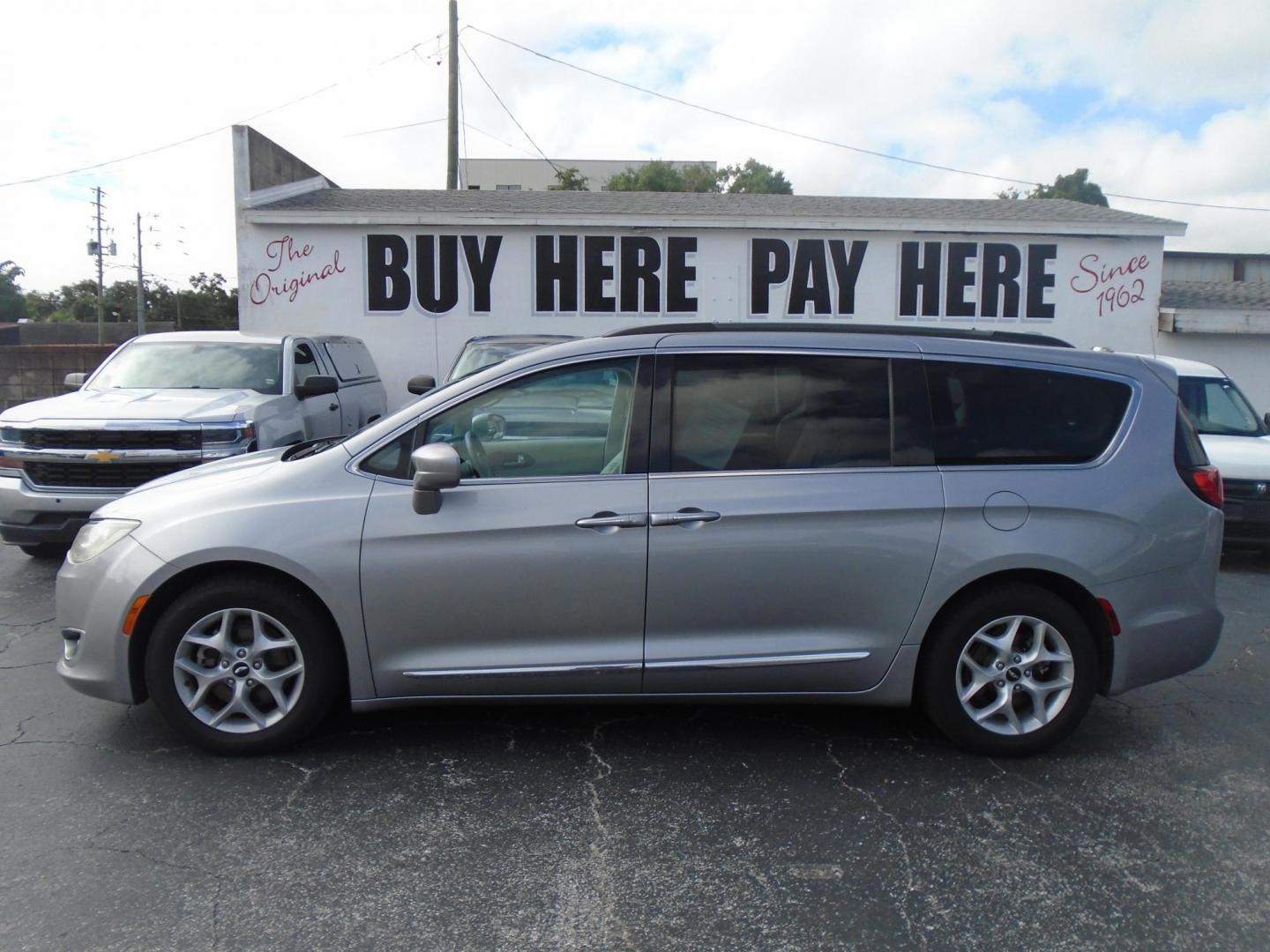 2017 Chrysler Pacifica Touring (2C4RC1BG3HR) with an 3.6L V6 DOHC 24V engine, 6A transmission, located at 6112 N Florida Avenue, Tampa, FL, 33604, (888) 521-5131, 27.954929, -82.459534 - Photo#0