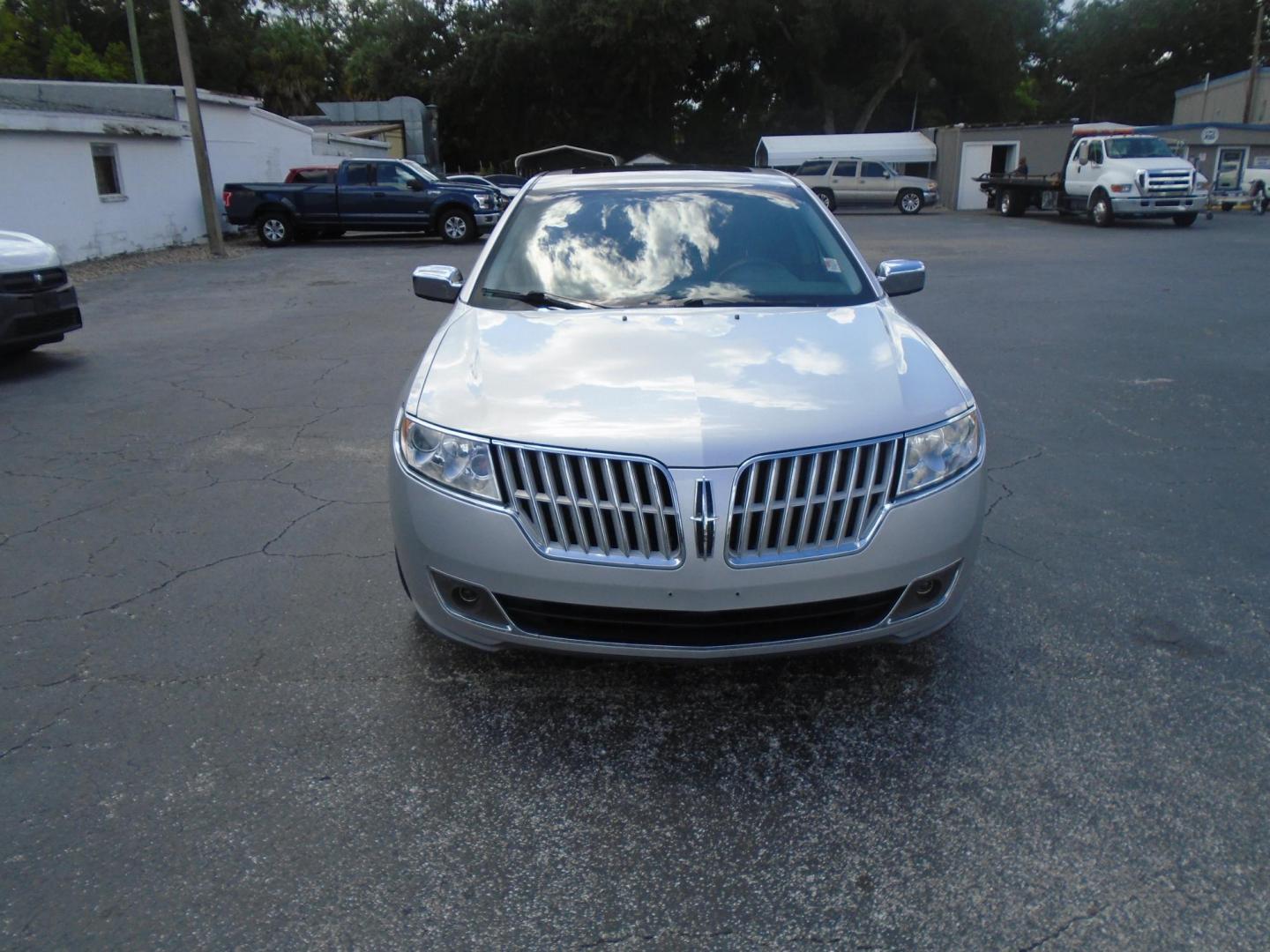 2012 Lincoln MKZ FWD (3LNHL2GC9CR) with an 3.5L V6 DOHC 24V engine, 6-Speed Automatic transmission, located at 6112 N Florida Avenue, Tampa, FL, 33604, (888) 521-5131, 27.954929, -82.459534 - Photo#3