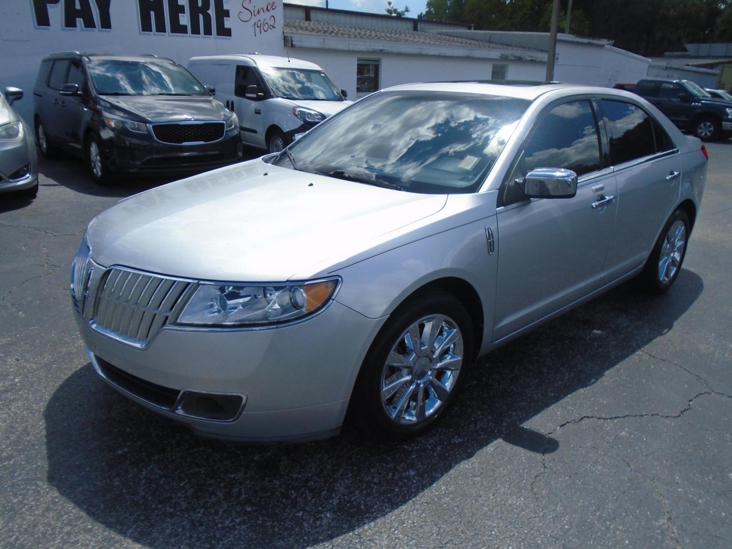 2012 Lincoln MKZ FWD (3LNHL2GC9CR) with an 3.5L V6 DOHC 24V engine, 6-Speed Automatic transmission, located at 6112 N Florida Avenue, Tampa, FL, 33604, (888) 521-5131, 27.954929, -82.459534 - Photo#4