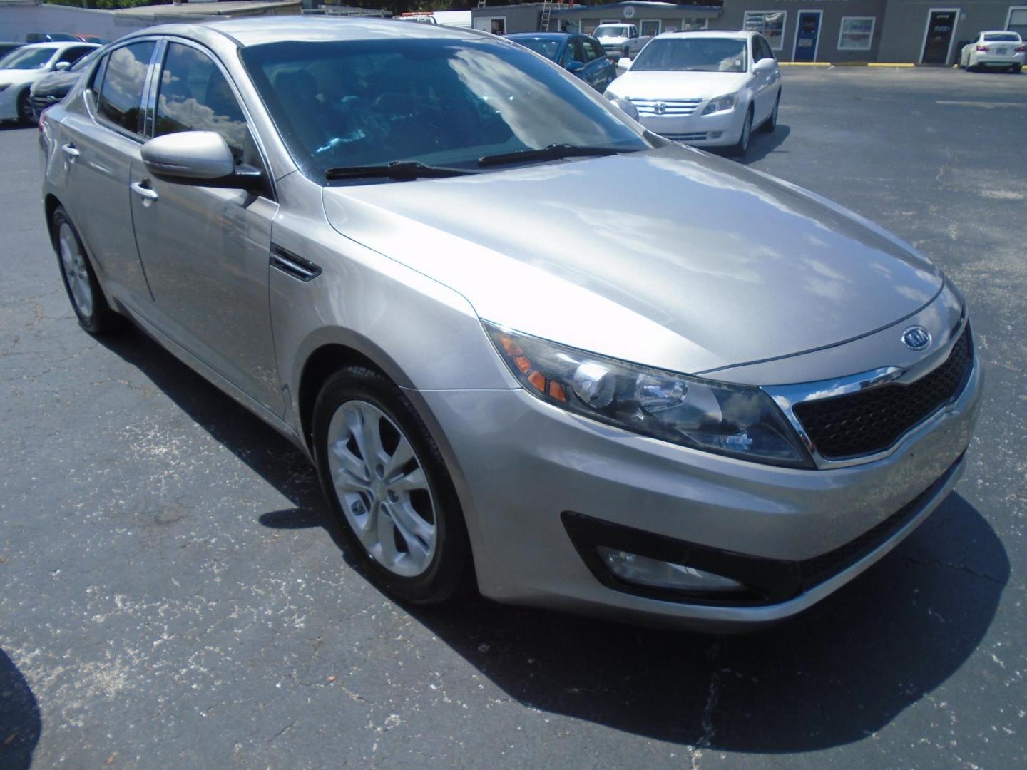 2012 Kia Optima EX (5XXGN4A75CG) with an 2.4L L4 DOHC 16V engine, 6-Speed Automatic transmission, located at 6112 N Florida Avenue, Tampa, FL, 33604, (888) 521-5131, 27.954929, -82.459534 - Photo#3