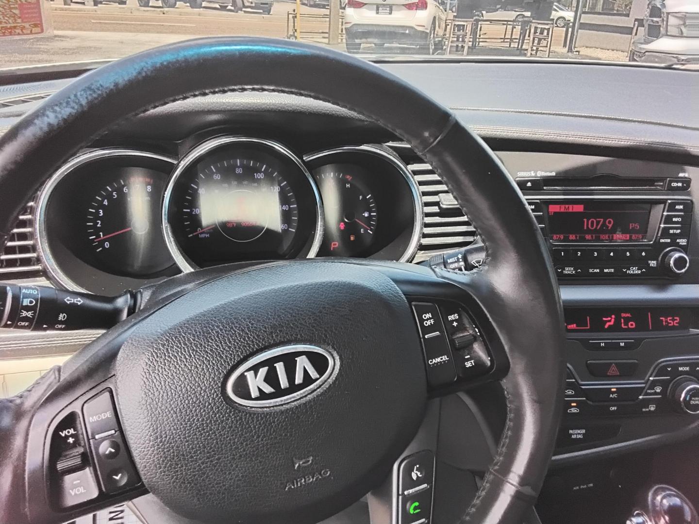 2012 SILVER /Beige Kia Optima EX (5XXGN4A75CG) with an 2.4L L4 DOHC 16V engine, 6-Speed Automatic transmission, located at 6112 N Florida Avenue, Tampa, FL, 33604, (888) 521-5131, 27.954929, -82.459534 - $499 down plus tax & tag.- Photo#7