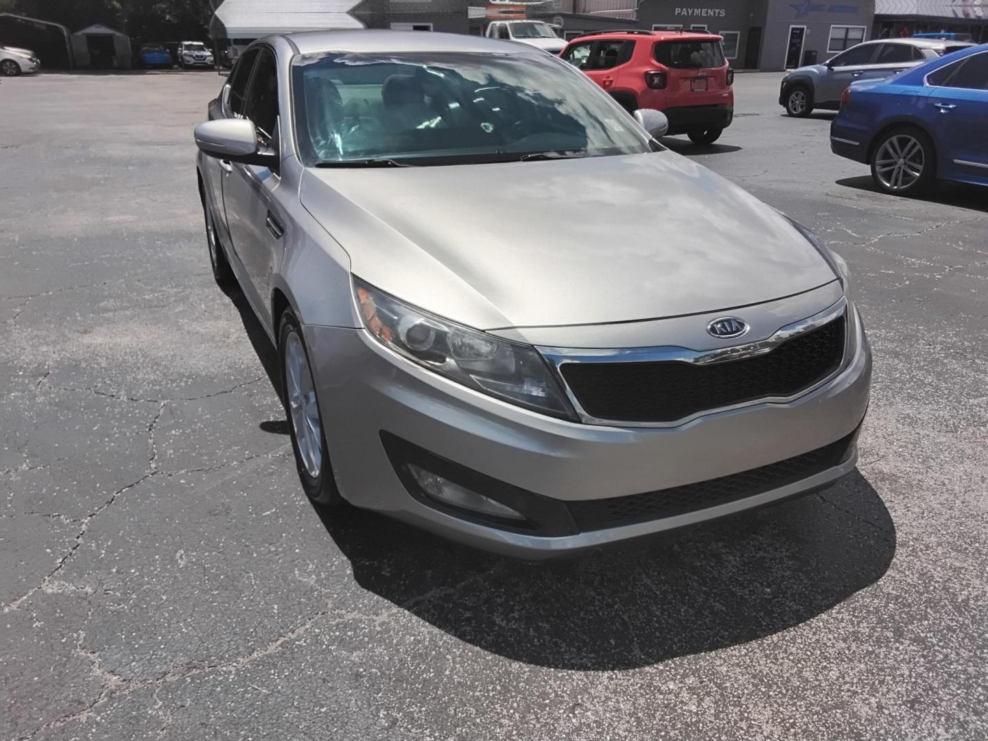 2012 SILVER /Beige Kia Optima EX (5XXGN4A75CG) with an 2.4L L4 DOHC 16V engine, 6-Speed Automatic transmission, located at 6112 N Florida Avenue, Tampa, FL, 33604, (888) 521-5131, 27.954929, -82.459534 - $499 down plus tax & tag.- Photo#3