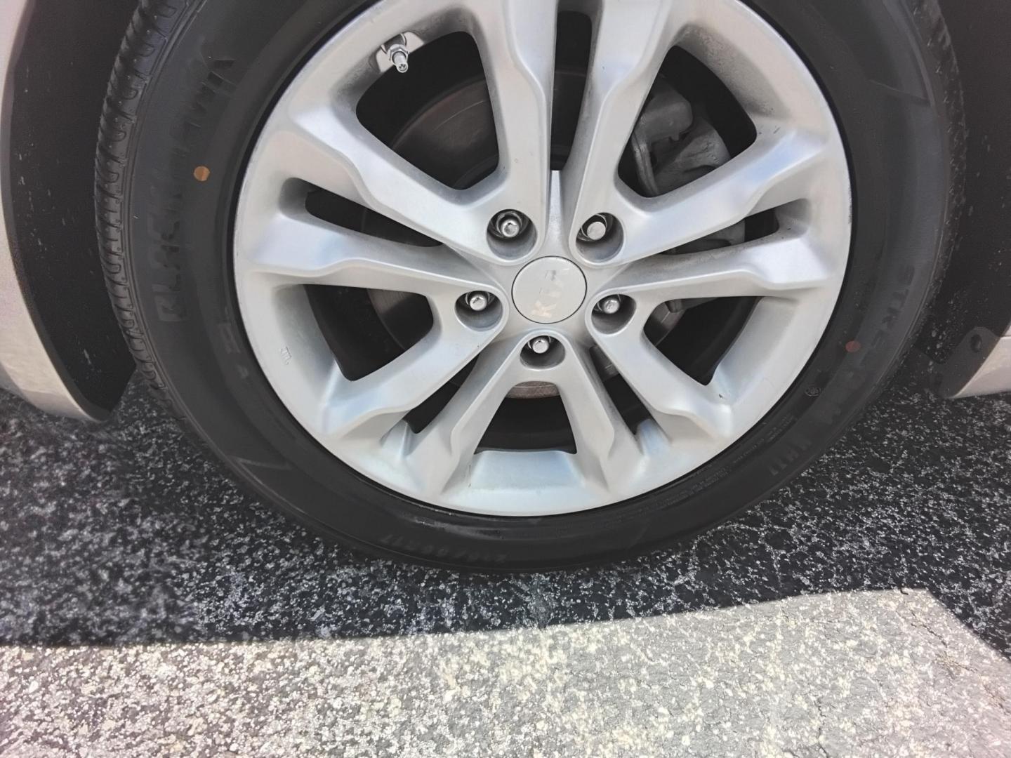 2012 SILVER /Beige Kia Optima EX (5XXGN4A75CG) with an 2.4L L4 DOHC 16V engine, 6-Speed Automatic transmission, located at 6112 N Florida Avenue, Tampa, FL, 33604, (888) 521-5131, 27.954929, -82.459534 - $499 down plus tax & tag.- Photo#13