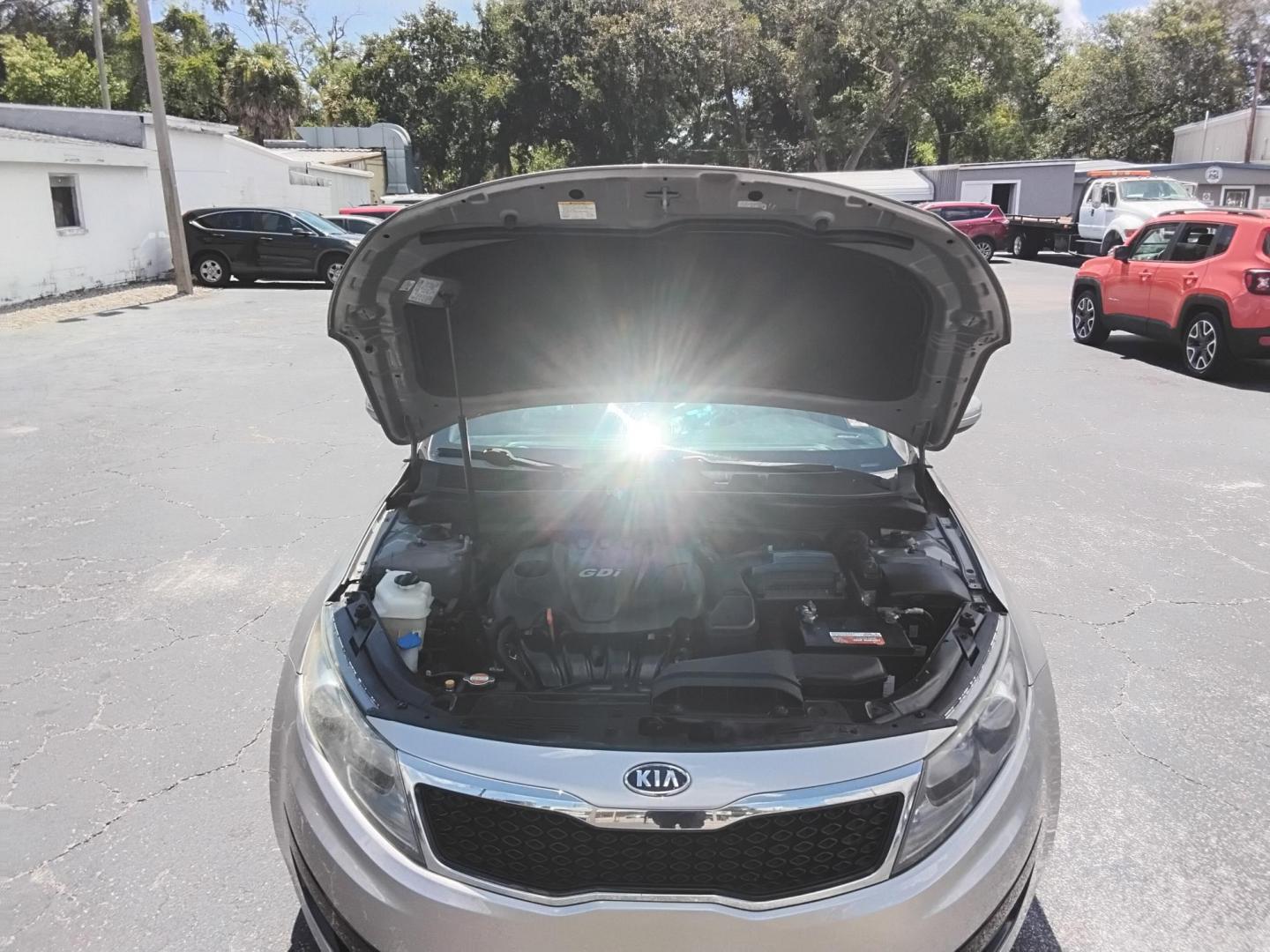 2012 SILVER /Beige Kia Optima EX (5XXGN4A75CG) with an 2.4L L4 DOHC 16V engine, 6-Speed Automatic transmission, located at 6112 N Florida Avenue, Tampa, FL, 33604, (888) 521-5131, 27.954929, -82.459534 - $499 down plus tax & tag.- Photo#11
