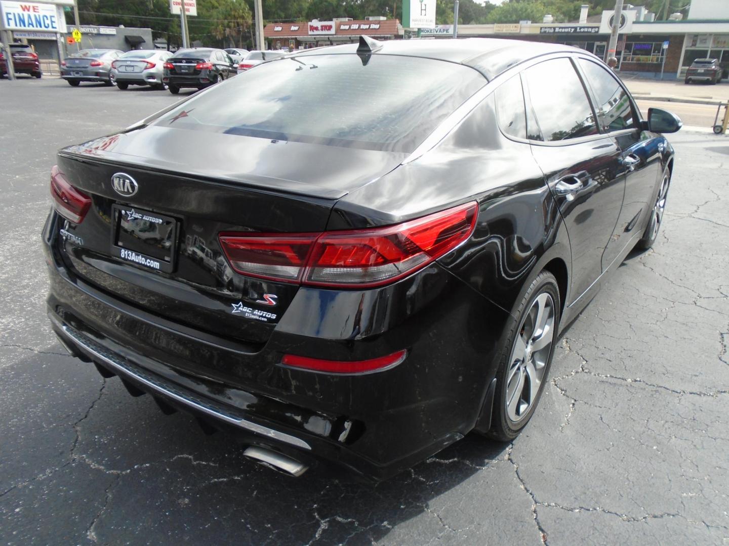 2019 Kia Optima LX (5XXGT4L37KG) with an 2.4L L4 DOHC 16V engine, 6A transmission, located at 6112 N Florida Avenue, Tampa, FL, 33604, (888) 521-5131, 27.954929, -82.459534 - Photo#3