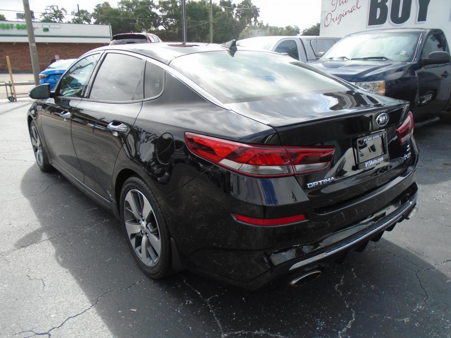 2019 Kia Optima LX (5XXGT4L37KG) with an 2.4L L4 DOHC 16V engine, 6A transmission, located at 6112 N Florida Avenue, Tampa, FL, 33604, (888) 521-5131, 27.954929, -82.459534 - Photo#5