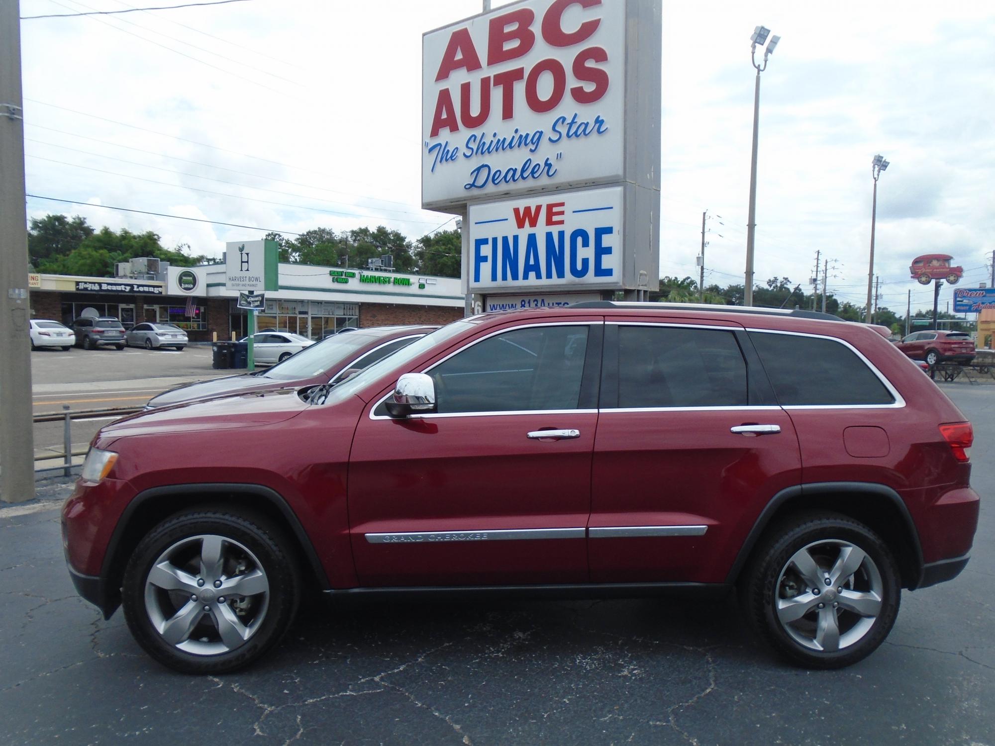 photo of 2013 Jeep Grand Cherokee Overland 4WD