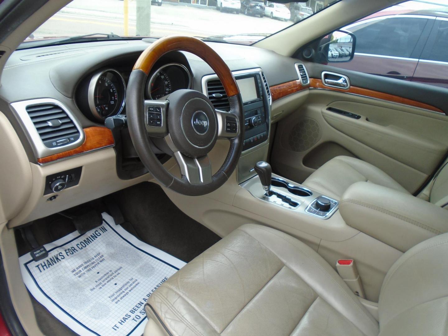 2013 Jeep Grand Cherokee Overland 4WD (1C4RJFCG7DC) with an 3.6L V6 DOHC 24V engine, 5-Speed Automatic transmission, located at 6112 N Florida Avenue, Tampa, FL, 33604, (888) 521-5131, 27.954929, -82.459534 - Photo#11