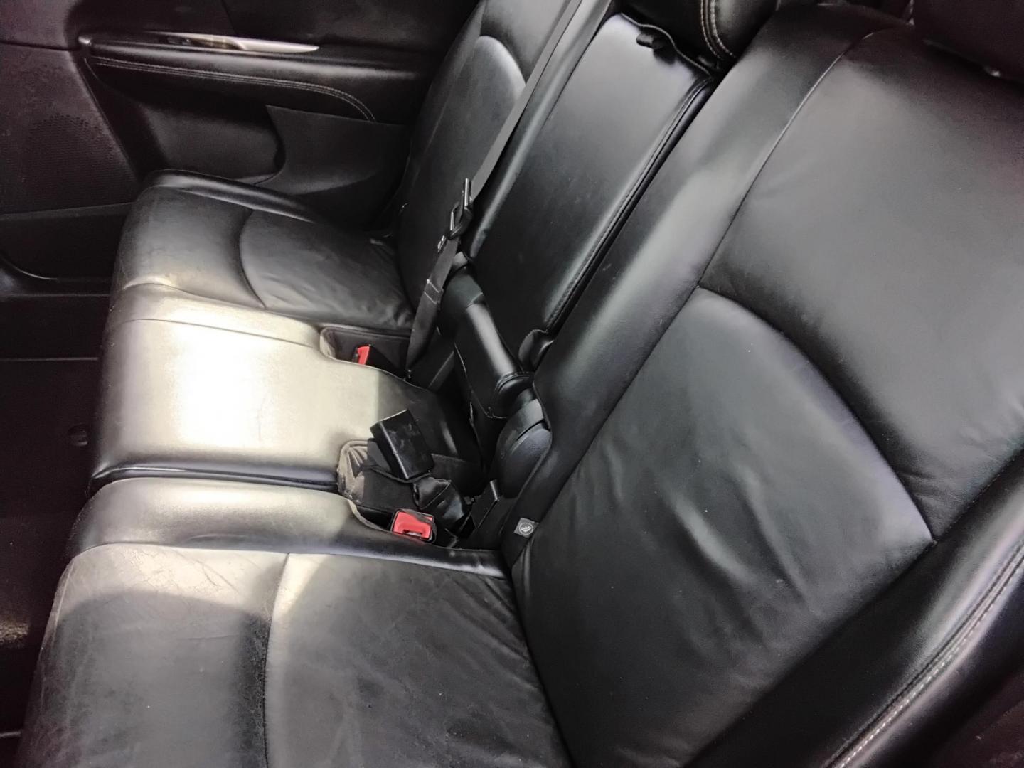 2018 Orange /Black Dodge Journey Crossroad FWD (3C4PDCGG6JT) with an 3.6L V6 DOHC 24V engine, 4A transmission, located at 6112 N Florida Avenue, Tampa, FL, 33604, (888) 521-5131, 27.954929, -82.459534 - 499$ down plus tax & tag. - Photo#17