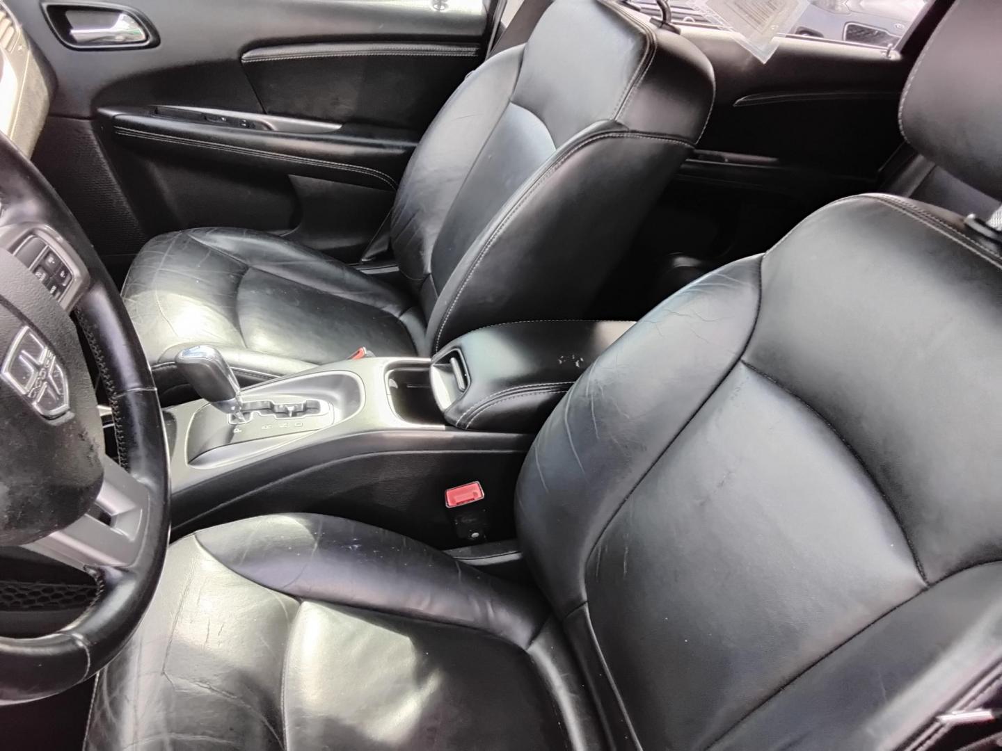 2018 Orange /Black Dodge Journey Crossroad FWD (3C4PDCGG6JT) with an 3.6L V6 DOHC 24V engine, 4A transmission, located at 6112 N Florida Avenue, Tampa, FL, 33604, (888) 521-5131, 27.954929, -82.459534 - 499$ down plus tax & tag. - Photo#15