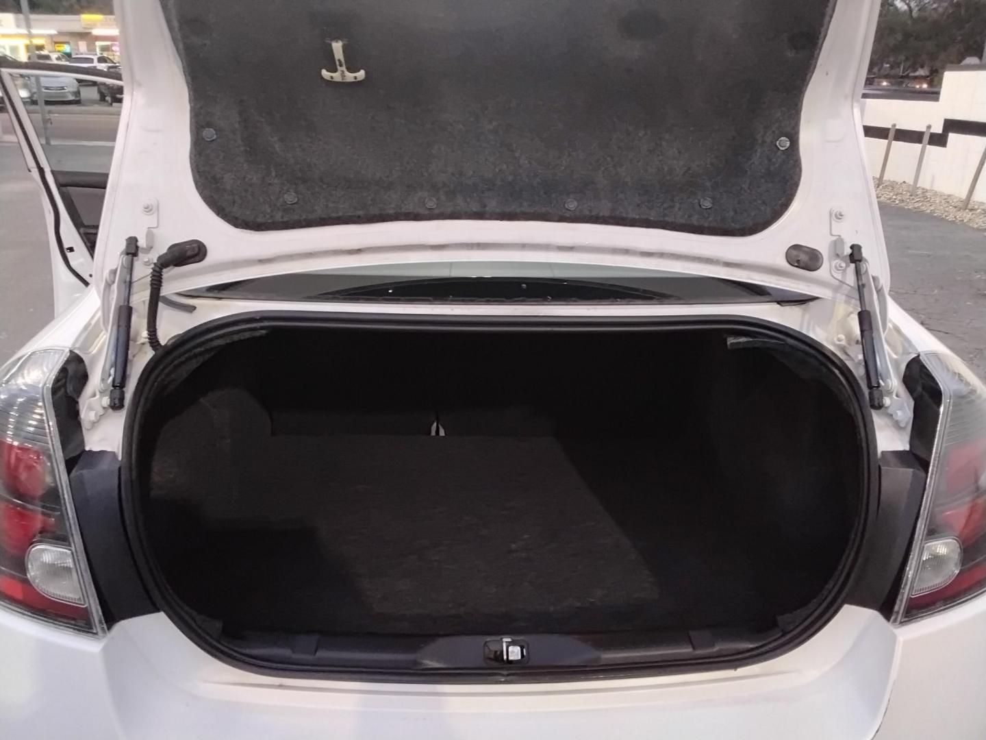 2012 White /Grey Nissan Sentra 2.0 (3N1AB6AP1CL) with an 2.0L L4 DOHC 16V engine, Continuously Variable Transmission transmission, located at 6112 N Florida Avenue, Tampa, FL, 33604, (888) 521-5131, 27.954929, -82.459534 - $499 DOWN PLUS TAX & TAG. - Photo#8