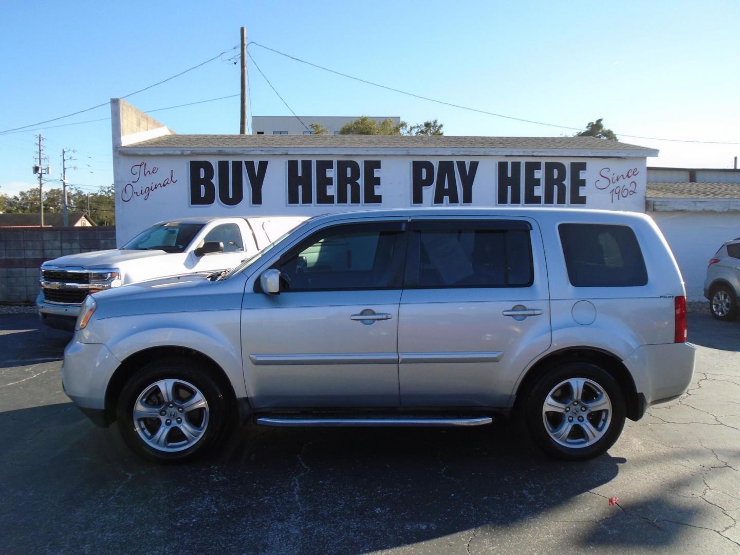 2013 Honda Pilot EX-L 2WD 5-Spd AT with Navigation (5FNYF3H77DB) with an 3.5L V6 SOHC 24V engine, 5-Speed Automatic transmission, located at 6112 N Florida Avenue, Tampa, FL, 33604, (888) 521-5131, 27.954929, -82.459534 - Photo#0