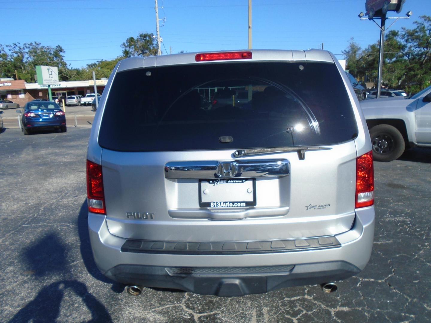 2013 Honda Pilot EX-L 2WD 5-Spd AT with Navigation (5FNYF3H77DB) with an 3.5L V6 SOHC 24V engine, 5-Speed Automatic transmission, located at 6112 N Florida Avenue, Tampa, FL, 33604, (888) 521-5131, 27.954929, -82.459534 - Photo#8