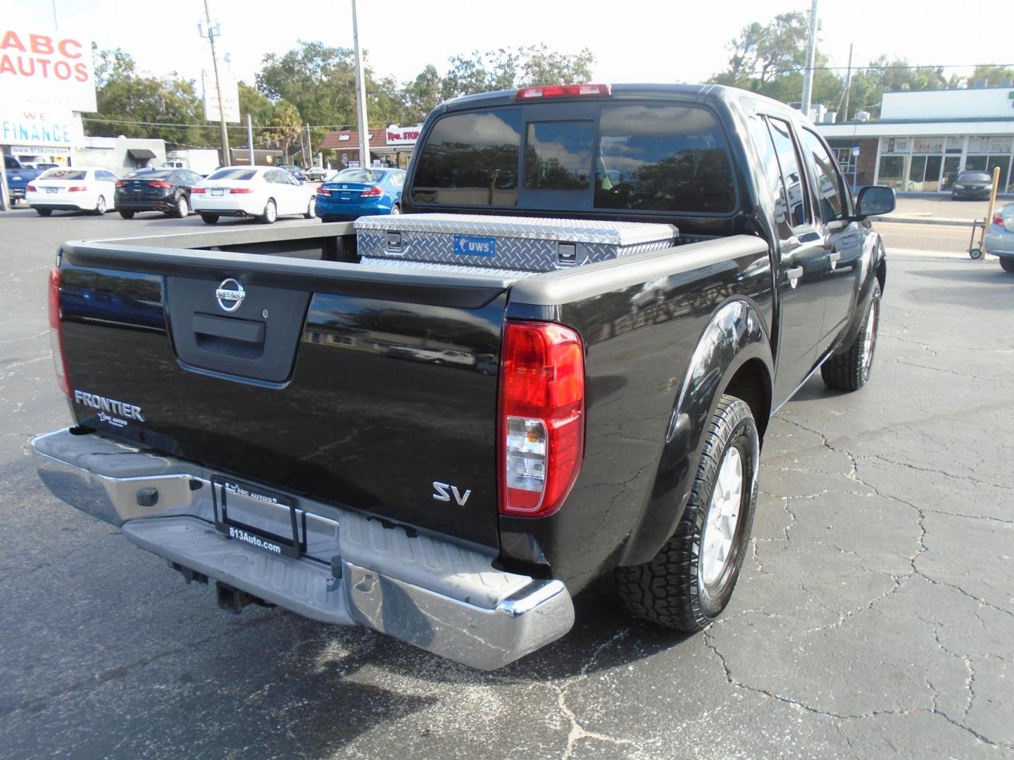 2016 Nissan Frontier S Crew Cab 5AT 2WD (1N6AD0ER1GN) with an 4.0L V6 DOHC 24V engine, 5A transmission, located at 6112 N Florida Avenue, Tampa, FL, 33604, (888) 521-5131, 27.954929, -82.459534 - Photo#3