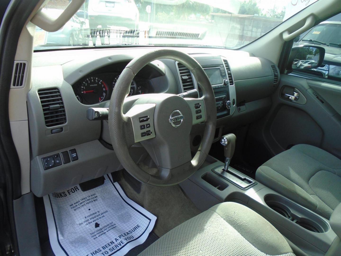 2016 Nissan Frontier S Crew Cab 5AT 2WD (1N6AD0ER1GN) with an 4.0L V6 DOHC 24V engine, 5A transmission, located at 6112 N Florida Avenue, Tampa, FL, 33604, (888) 521-5131, 27.954929, -82.459534 - Photo#8