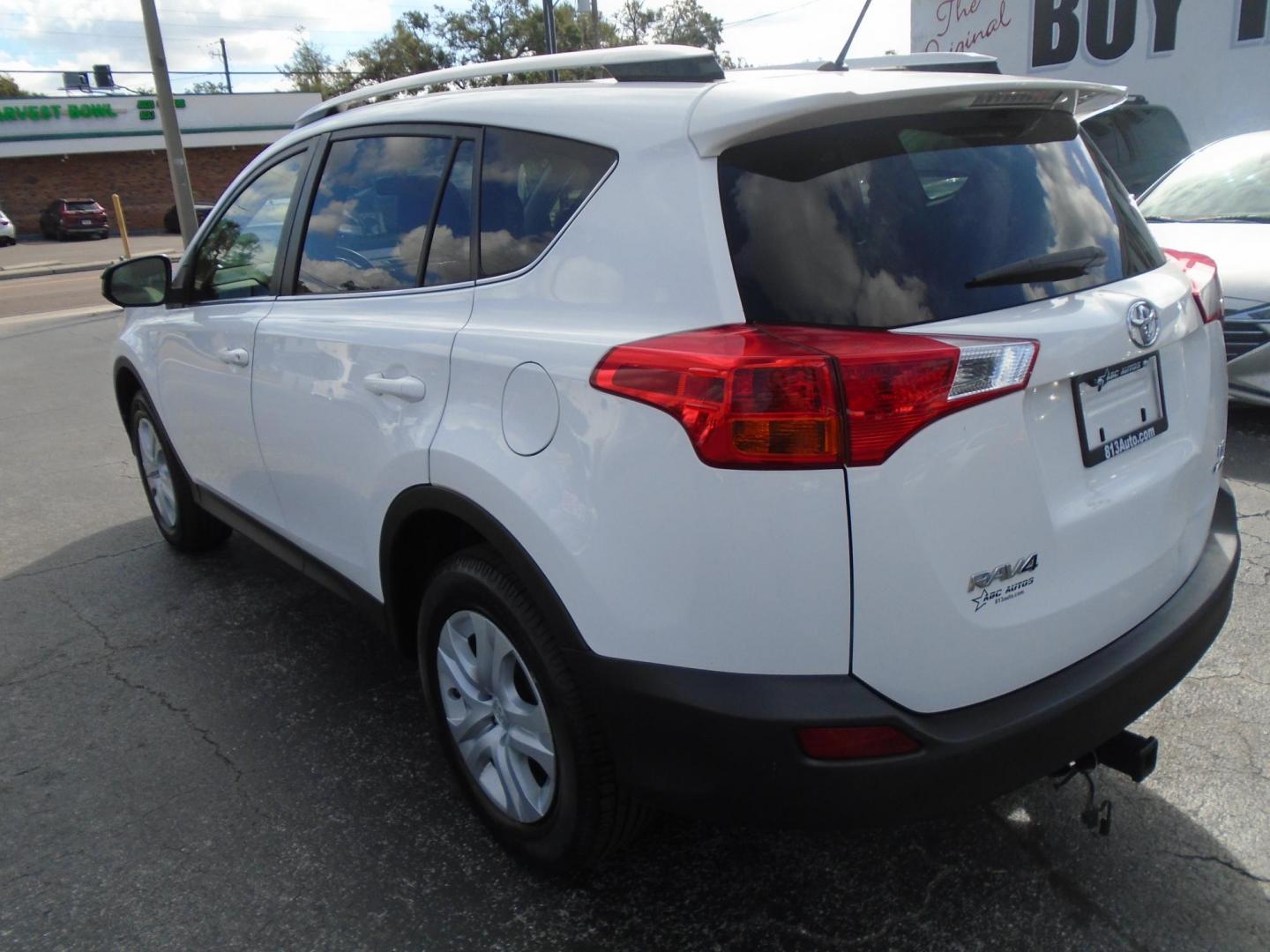 2015 Toyota RAV4 LE AWD (JTMBFREV8FJ) with an 2.5L L4 DOHC 16V engine, 6-Speed Automatic transmission, located at 6112 N Florida Avenue, Tampa, FL, 33604, (888) 521-5131, 27.954929, -82.459534 - Photo#5