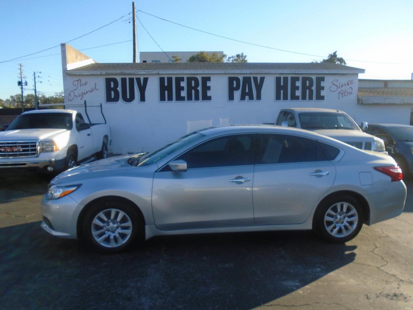 2017 Nissan Altima 2.5 S (1N4AL3AP1HC) with an 2.5L L4 DOHC 16V engine, CVT transmission, located at 6112 N Florida Avenue, Tampa, FL, 33604, (888) 521-5131, 27.954929, -82.459534 - Photo#0