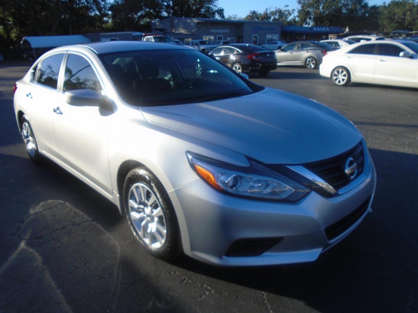 2017 Nissan Altima 2.5 S (1N4AL3AP1HC) with an 2.5L L4 DOHC 16V engine, CVT transmission, located at 6112 N Florida Avenue, Tampa, FL, 33604, (888) 521-5131, 27.954929, -82.459534 - Photo#2