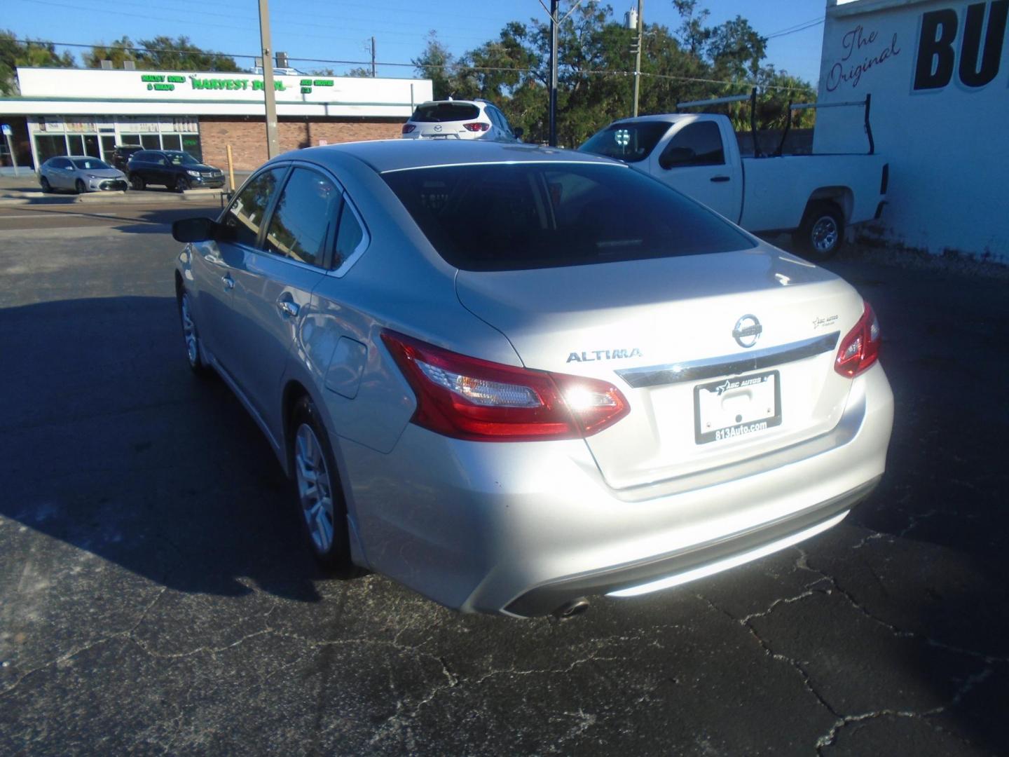 2017 Nissan Altima 2.5 S (1N4AL3AP1HC) with an 2.5L L4 DOHC 16V engine, CVT transmission, located at 6112 N Florida Avenue, Tampa, FL, 33604, (888) 521-5131, 27.954929, -82.459534 - Photo#4