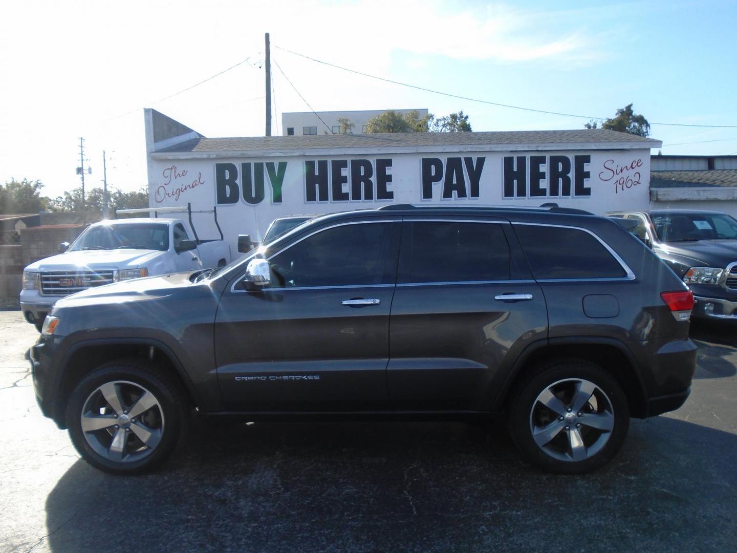 2015 Jeep Grand Cherokee Limited 2WD (1C4RJEBG3FC) with an 3.6L V6 DOHC 24V engine, 8-Speed Automatic transmission, located at 6112 N Florida Avenue, Tampa, FL, 33604, (888) 521-5131, 27.954929, -82.459534 - Photo#0