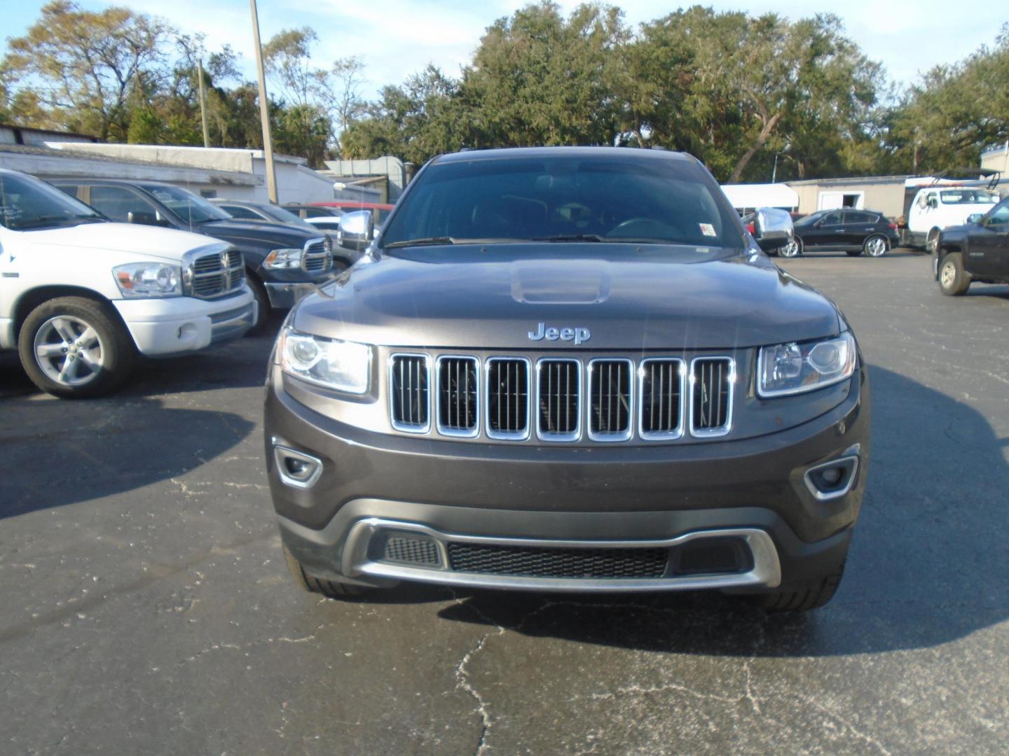 2015 Jeep Grand Cherokee Limited 2WD (1C4RJEBG3FC) with an 3.6L V6 DOHC 24V engine, 8-Speed Automatic transmission, located at 6112 N Florida Avenue, Tampa, FL, 33604, (888) 521-5131, 27.954929, -82.459534 - Photo#1