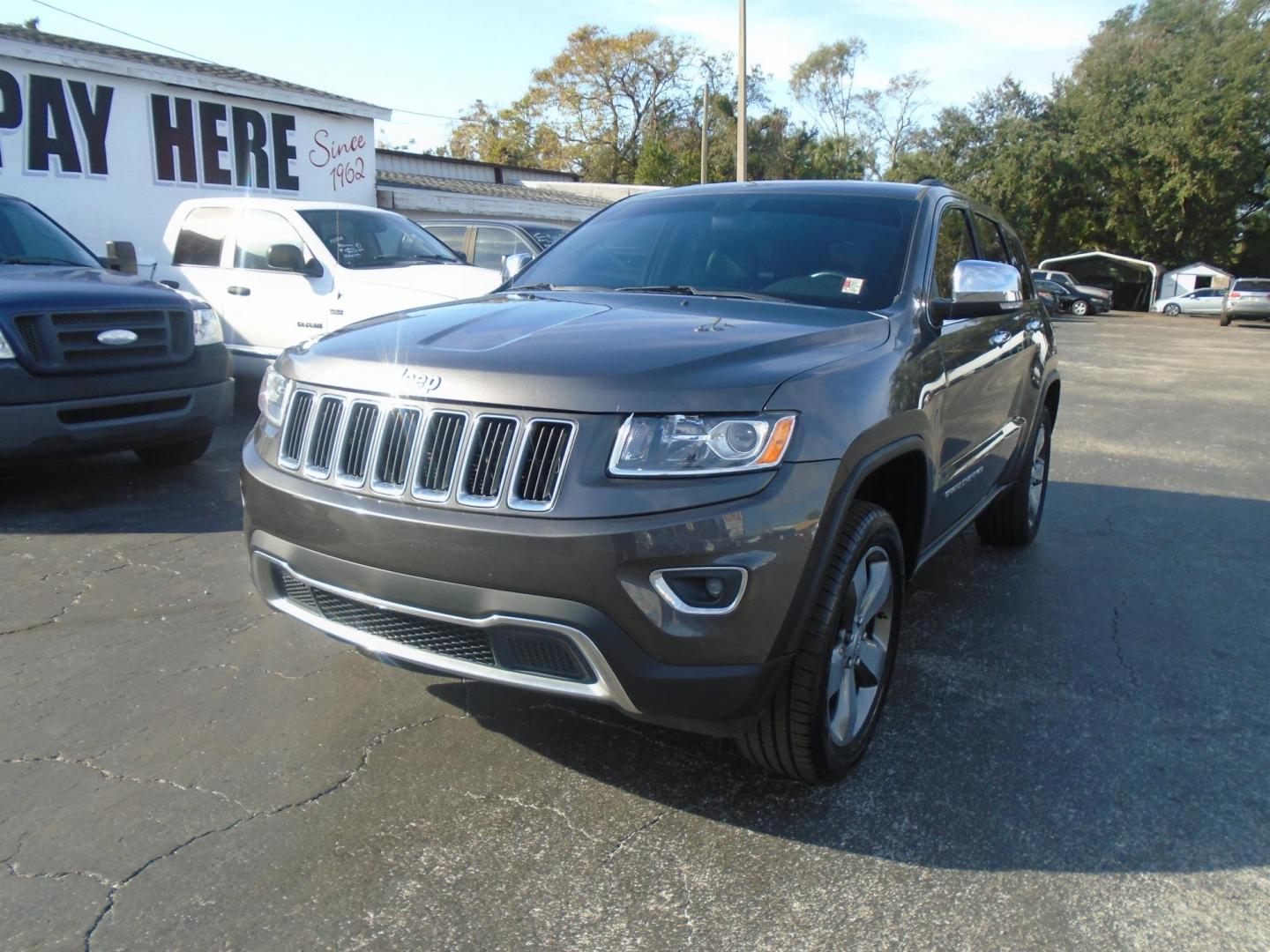 2015 Jeep Grand Cherokee Limited 2WD (1C4RJEBG3FC) with an 3.6L V6 DOHC 24V engine, 8-Speed Automatic transmission, located at 6112 N Florida Avenue, Tampa, FL, 33604, (888) 521-5131, 27.954929, -82.459534 - Photo#2