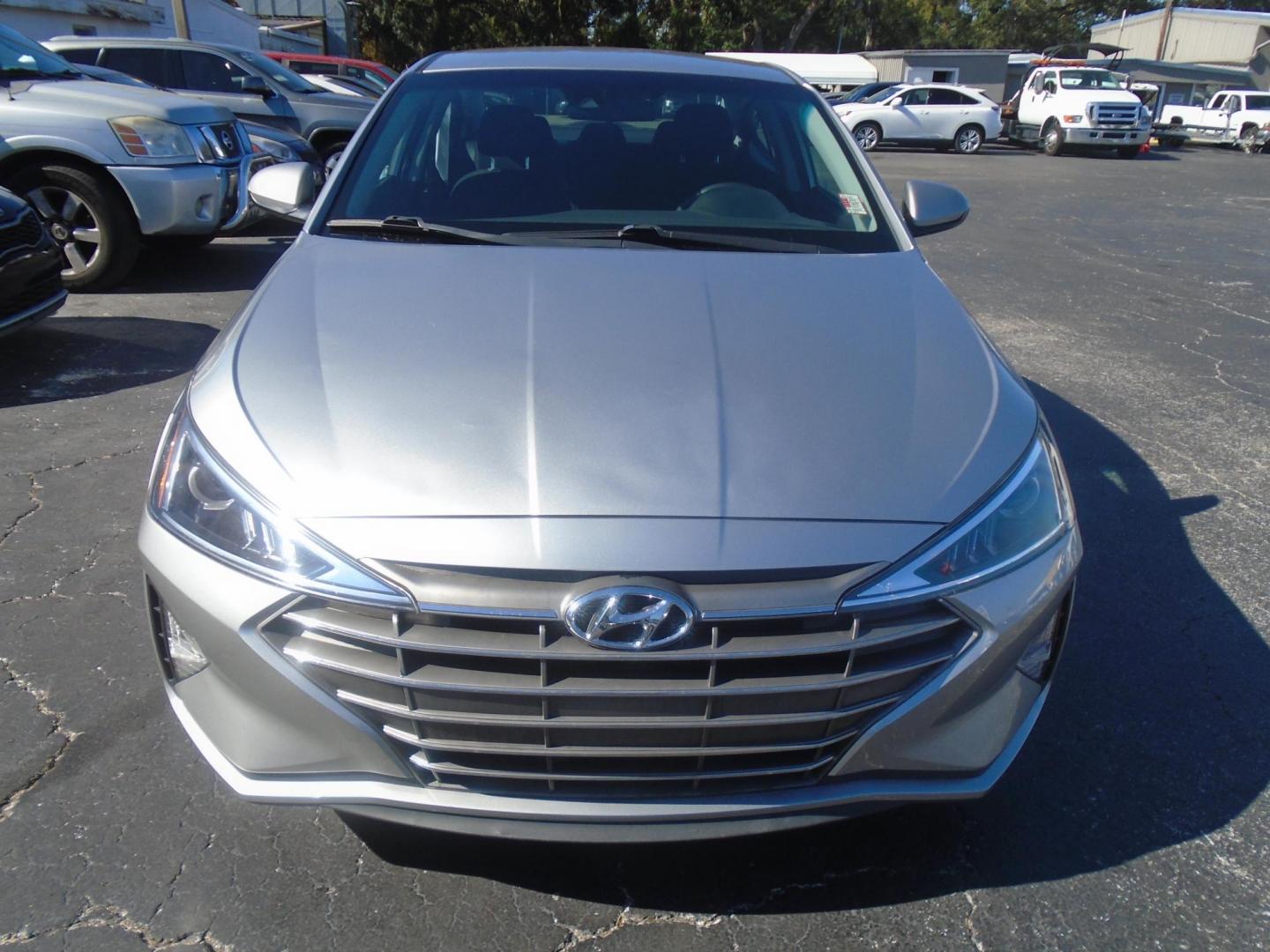 2020 Hyundai Elantra Limited (5NPD84LF1LH) with an 1.8L L4 DOHC 16V engine, 6A transmission, located at 6112 N Florida Avenue, Tampa, FL, 33604, (888) 521-5131, 27.954929, -82.459534 - Photo#1