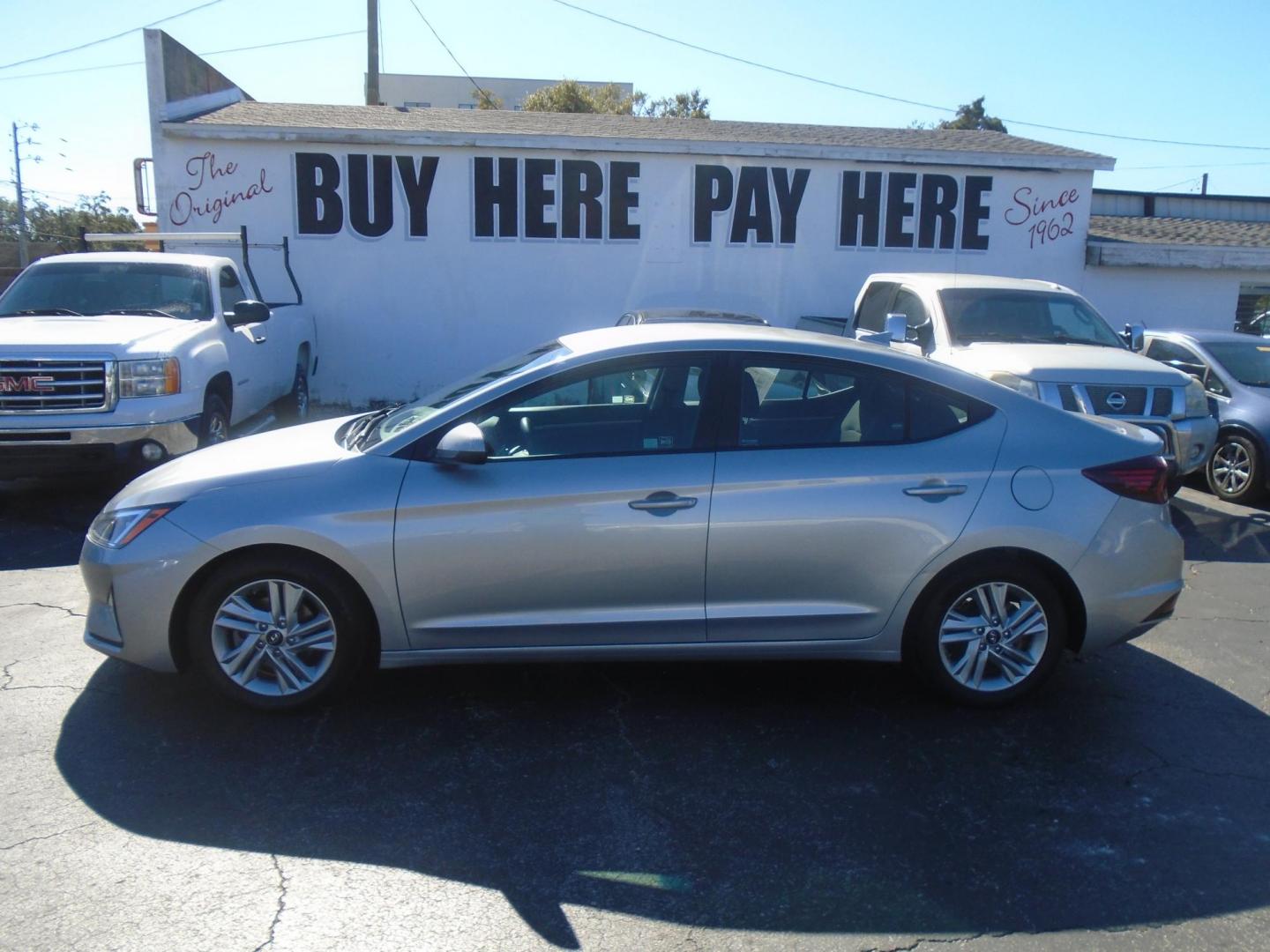 2020 Hyundai Elantra Limited (5NPD84LF1LH) with an 1.8L L4 DOHC 16V engine, 6A transmission, located at 6112 N Florida Avenue, Tampa, FL, 33604, (888) 521-5131, 27.954929, -82.459534 - Photo#0