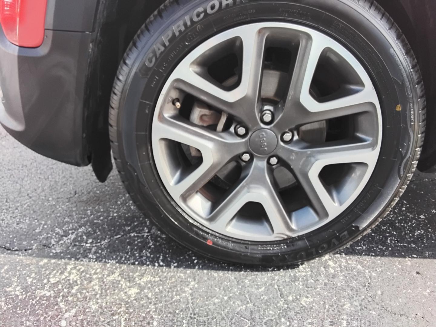 2017 ORANGE /Black Jeep Renegade Latitude FWD (ZACCJABB7HP) with an 2.4L L4 DOHC 16V engine, 6M transmission, located at 6112 N Florida Avenue, Tampa, FL, 33604, (888) 521-5131, 27.954929, -82.459534 - $499 DOWN PLUS TAX & TAG.- Photo#9
