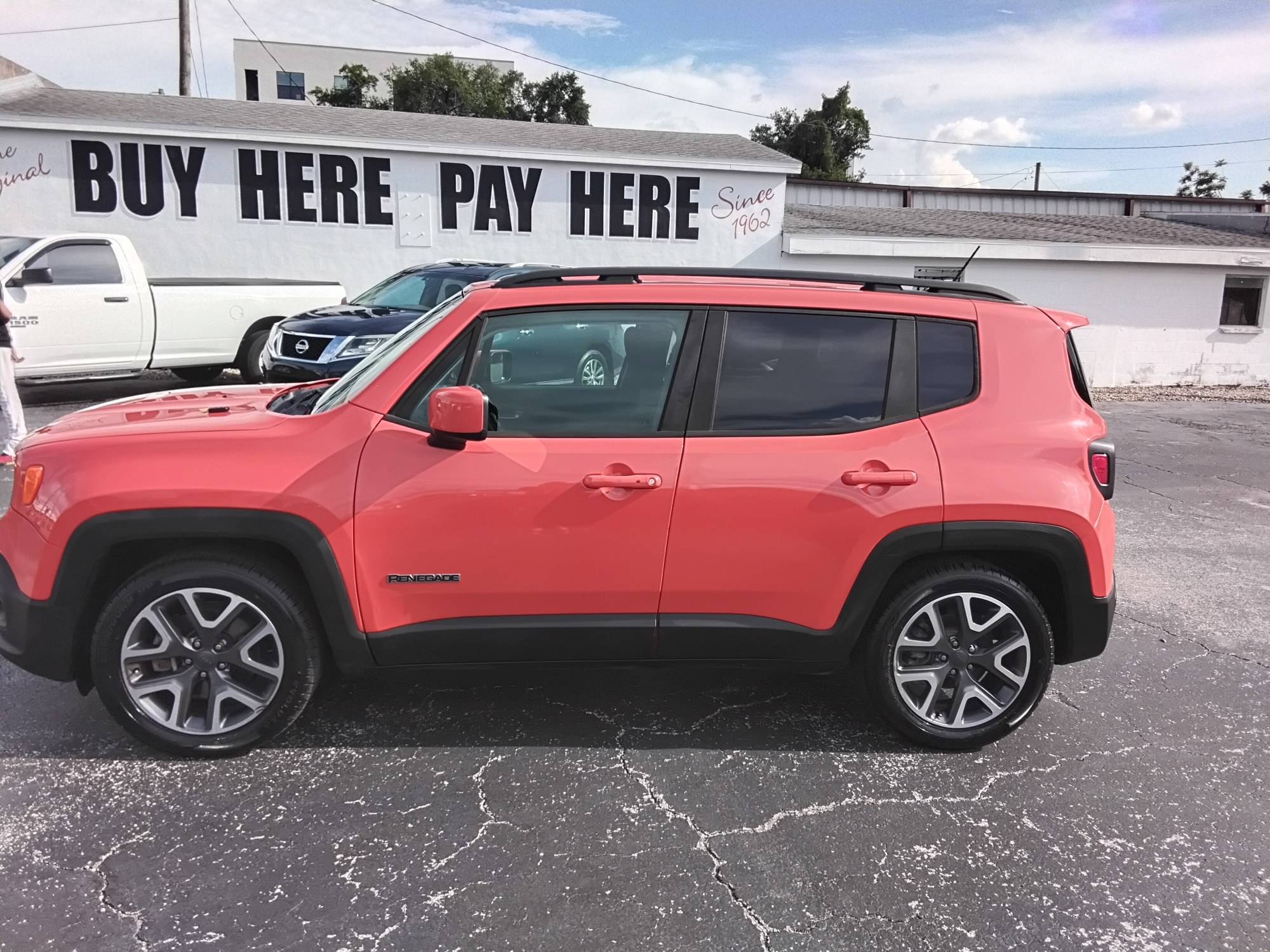 photo of 2017 Jeep Renegade Latitude FWD