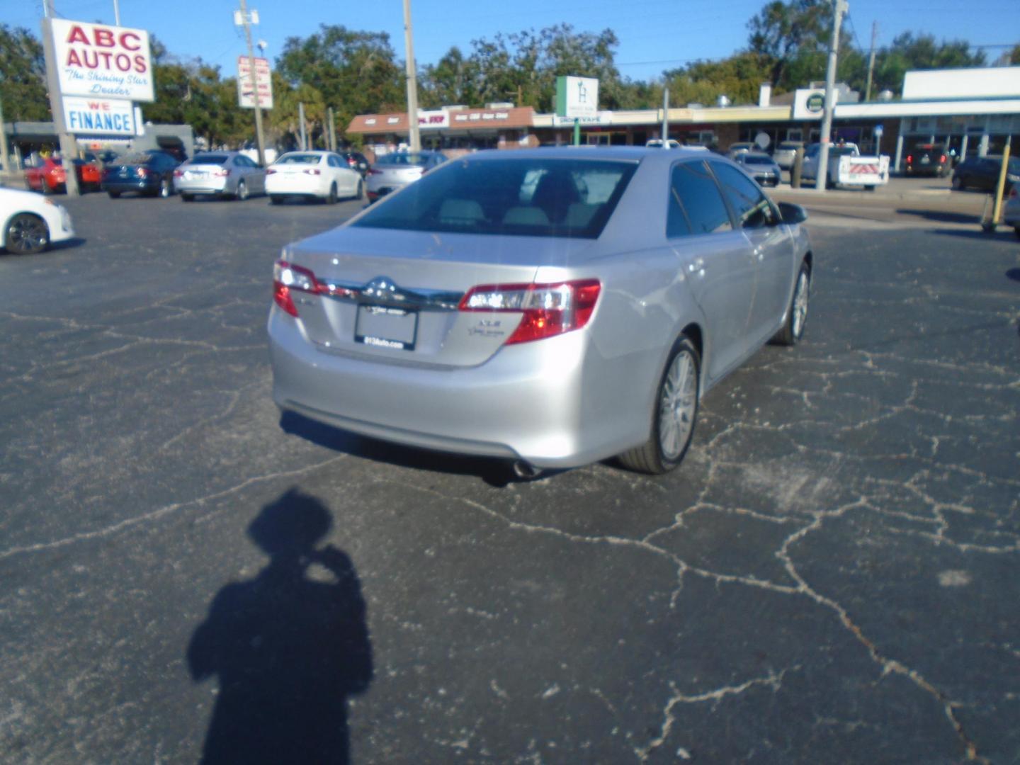 2012 Toyota Camry SE (4T1BF1FK0CU) with an 2.5L L4 DOHC 16V engine, 6-Speed Automatic transmission, located at 6112 N Florida Avenue, Tampa, FL, 33604, (888) 521-5131, 27.954929, -82.459534 - Photo#6