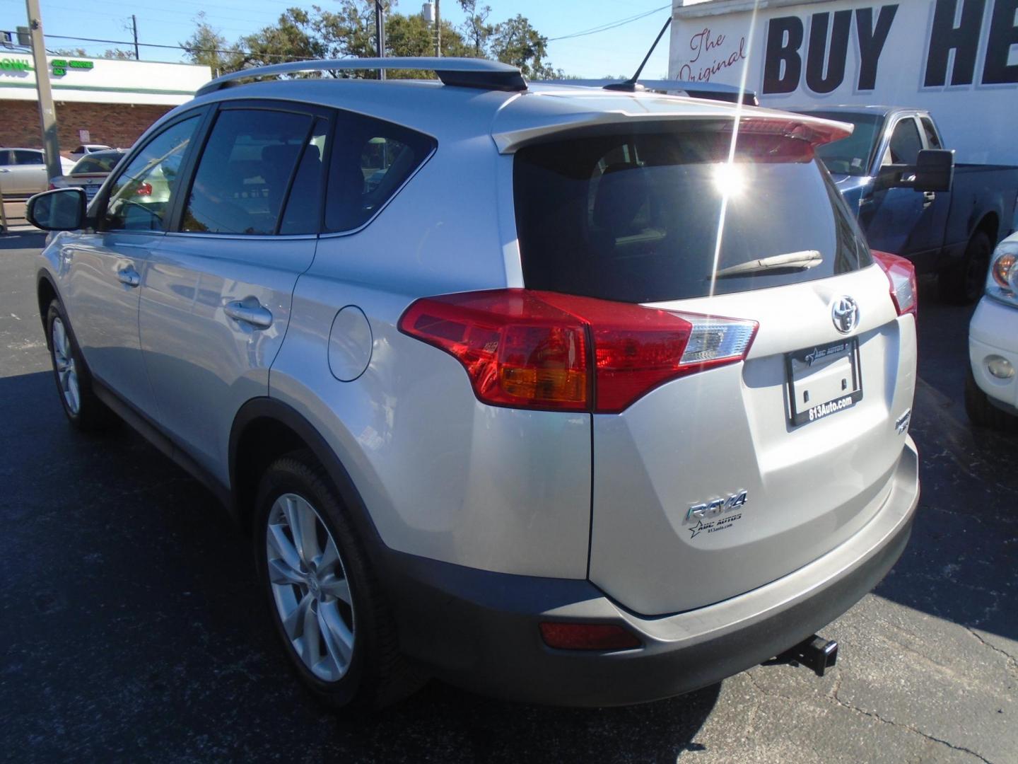 2013 Toyota RAV4 Limited AWD (2T3DFREV9DW) with an 2.5L L4 DOHC 16V engine, 6-Speed Automatic transmission, located at 6112 N Florida Avenue, Tampa, FL, 33604, (888) 521-5131, 27.954929, -82.459534 - Photo#4